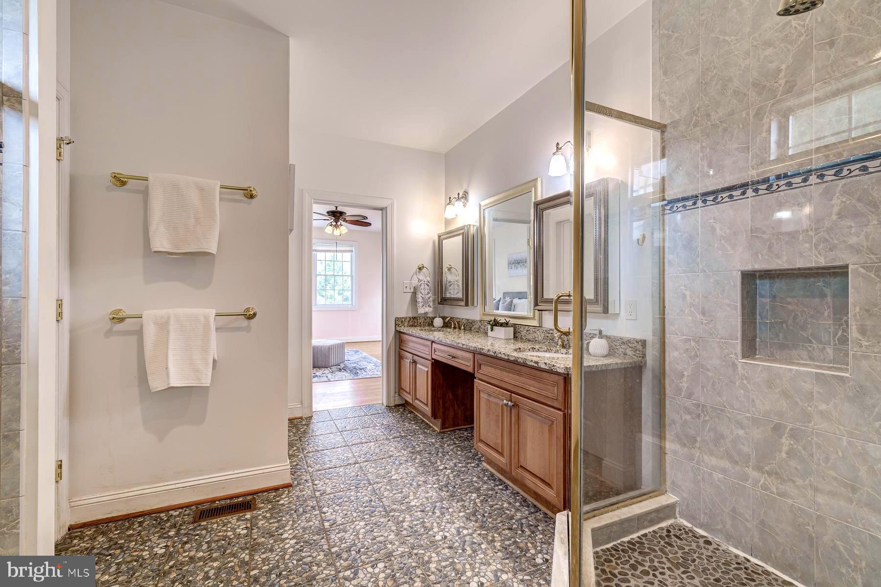 BEALLS MANOR - Residential