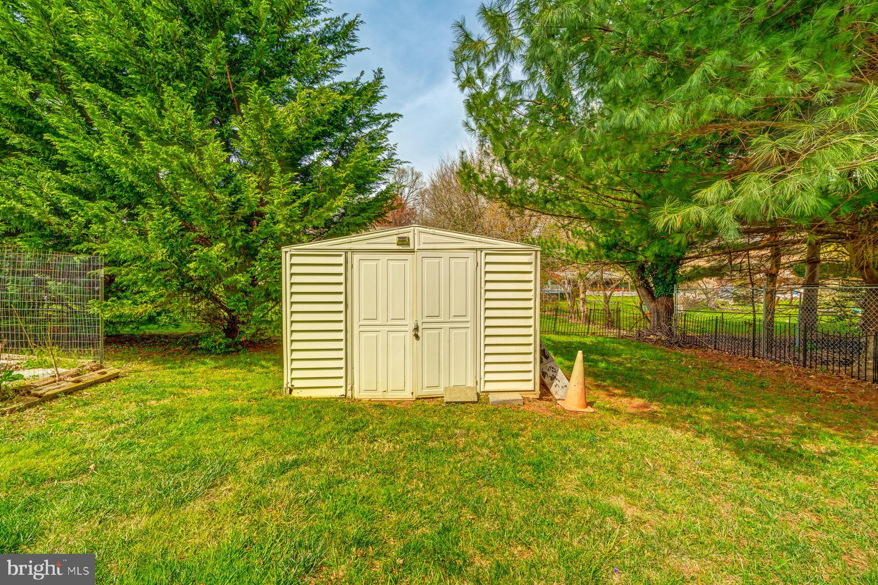 BEALLS MANOR - Residential