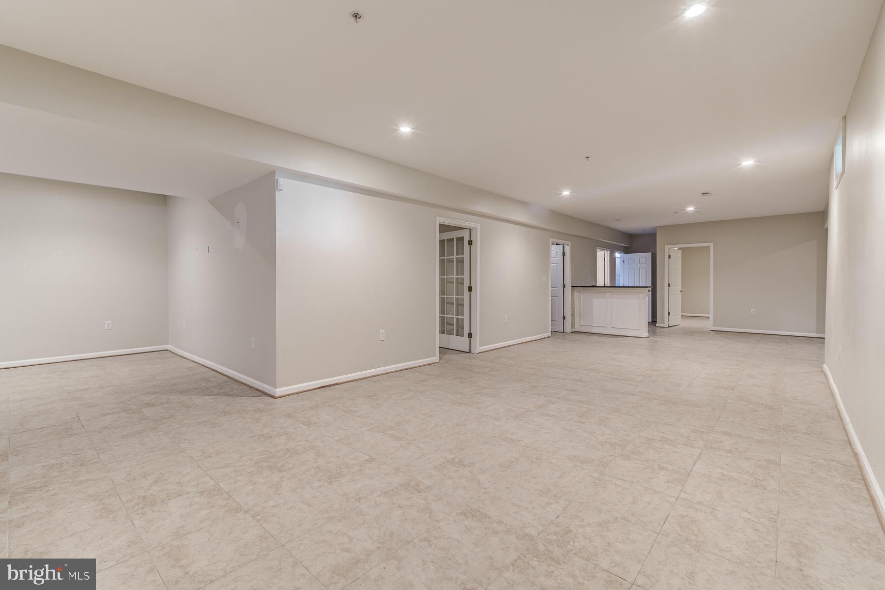 BEALLS MANOR - Residential