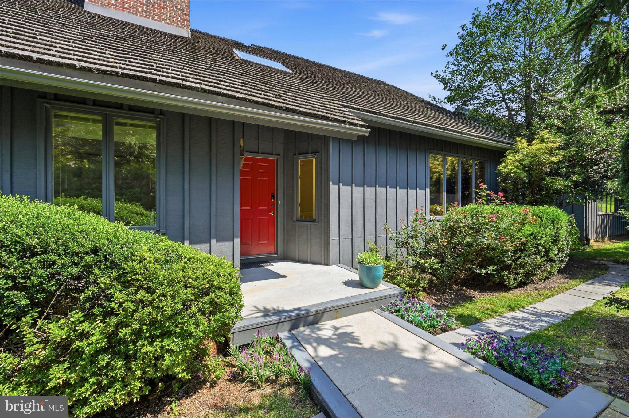 34 SOUTHRIDGE DRIVE
