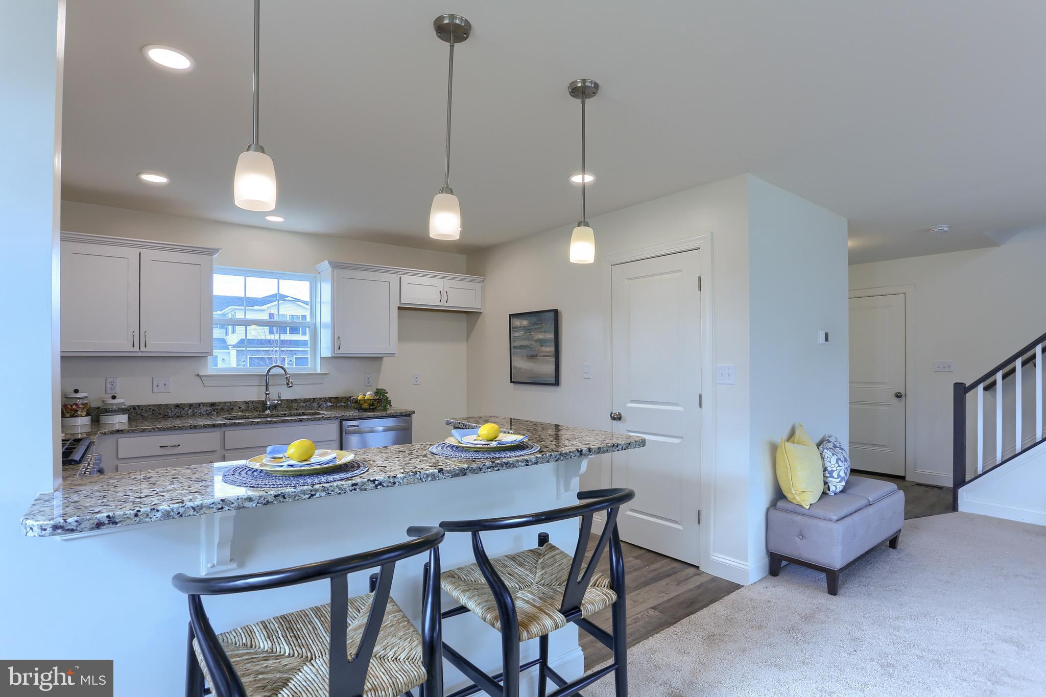 WINDY HEIGHTS, THE NEW - Residential