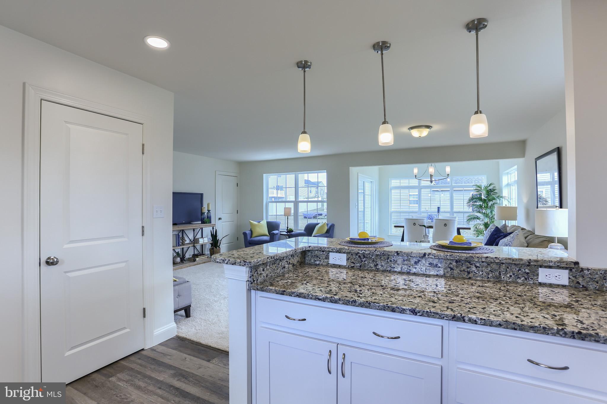 WINDY HEIGHTS, THE NEW - Residential