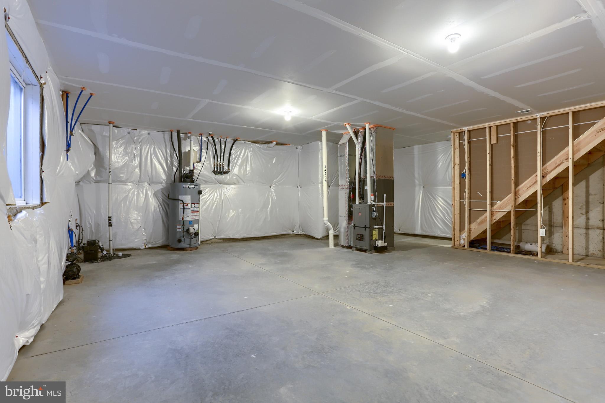 WINDY HEIGHTS, THE NEW - Residential