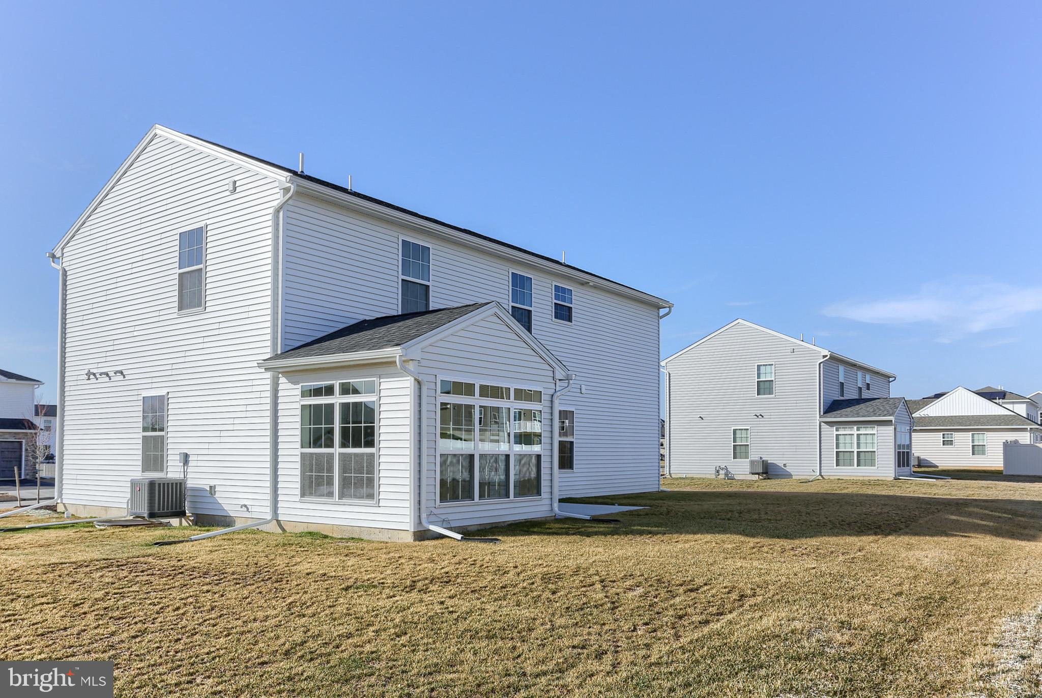 WINDY HEIGHTS, THE NEW - Residential