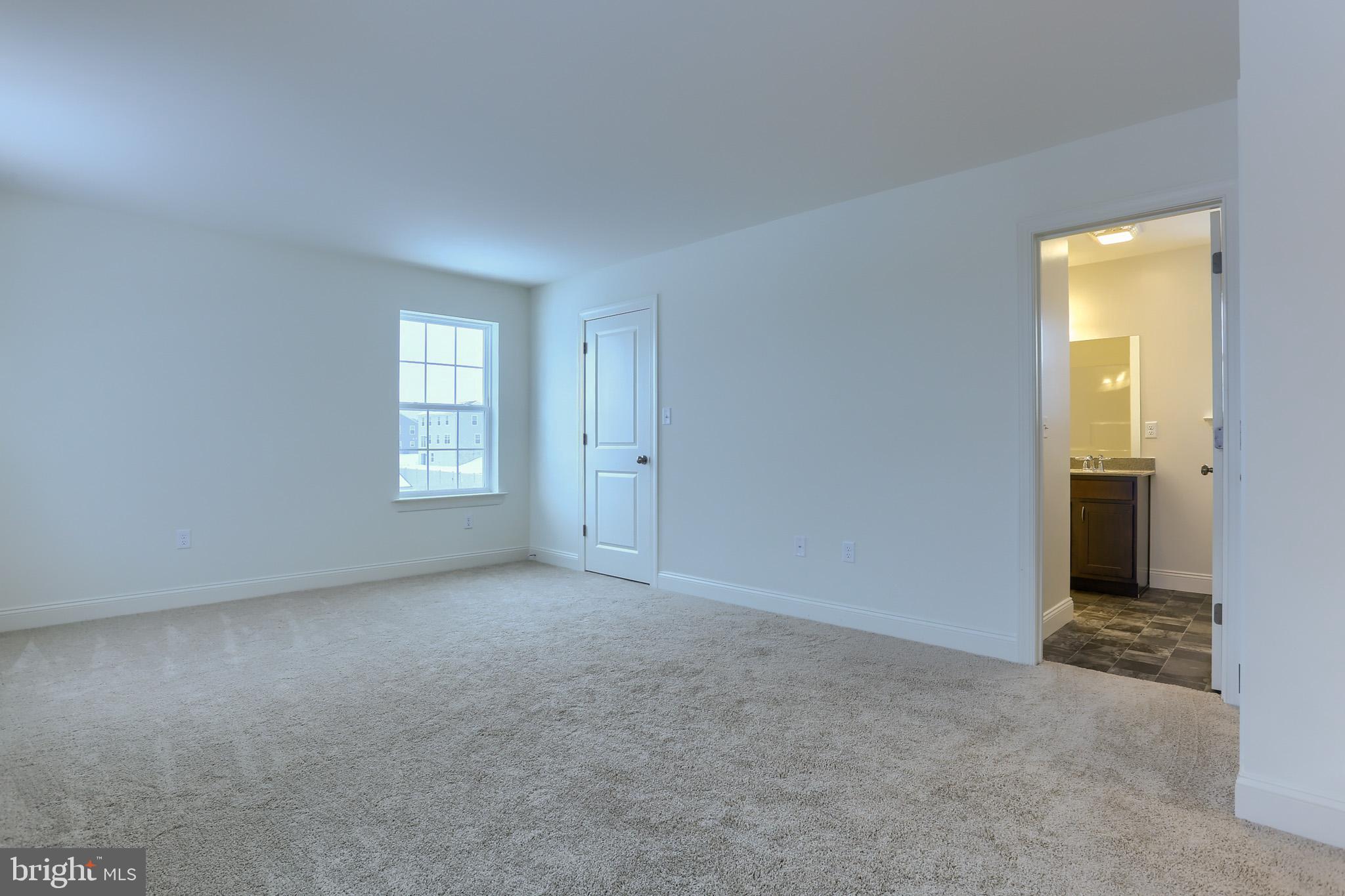 WINDY HEIGHTS, THE NEW - Residential