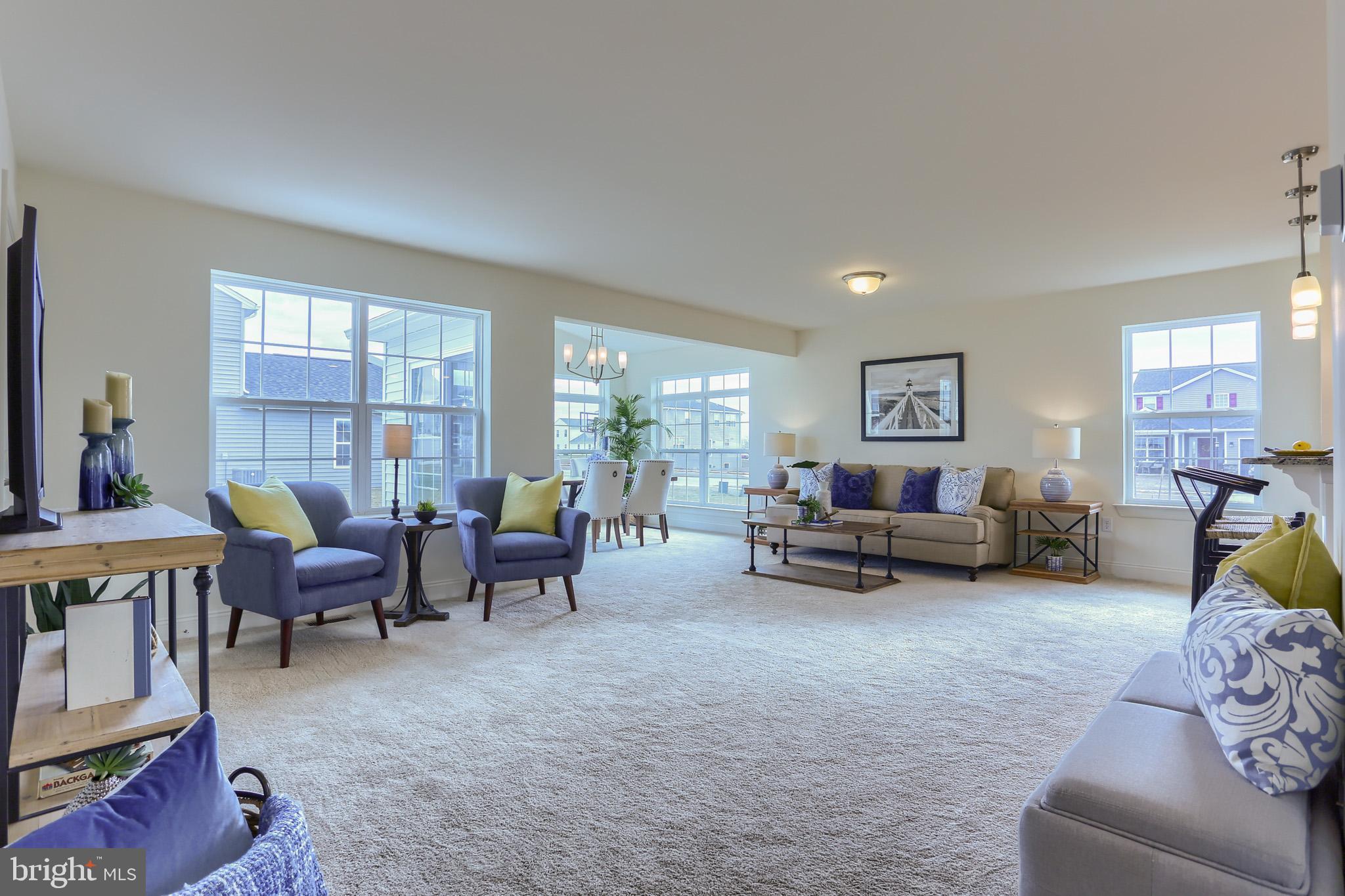 WINDY HEIGHTS, THE NEW - Residential