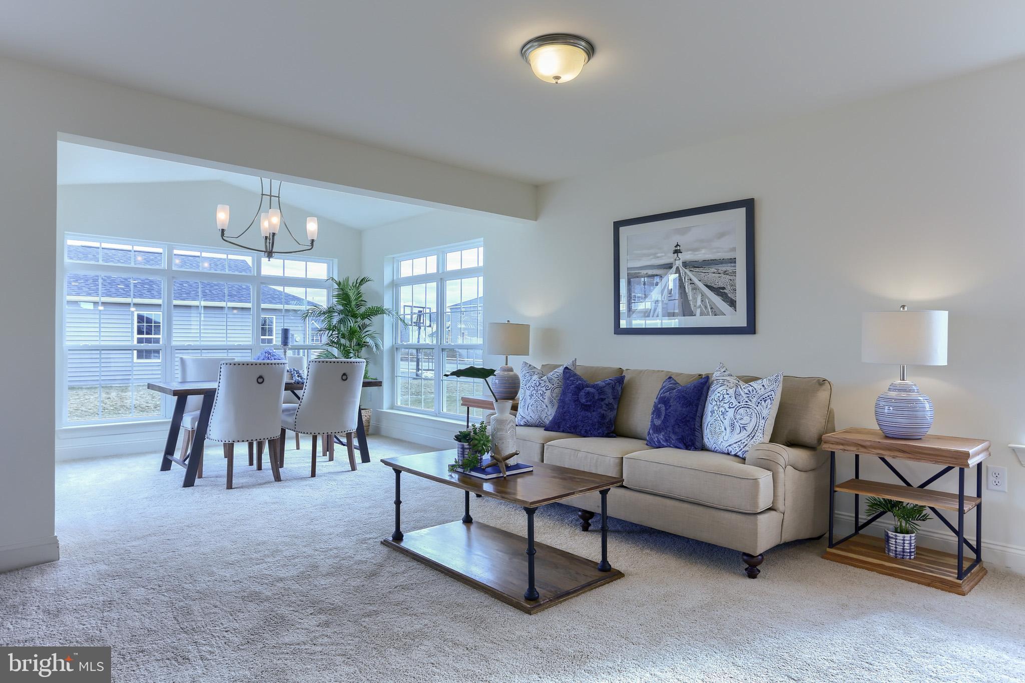 WINDY HEIGHTS, THE NEW - Residential