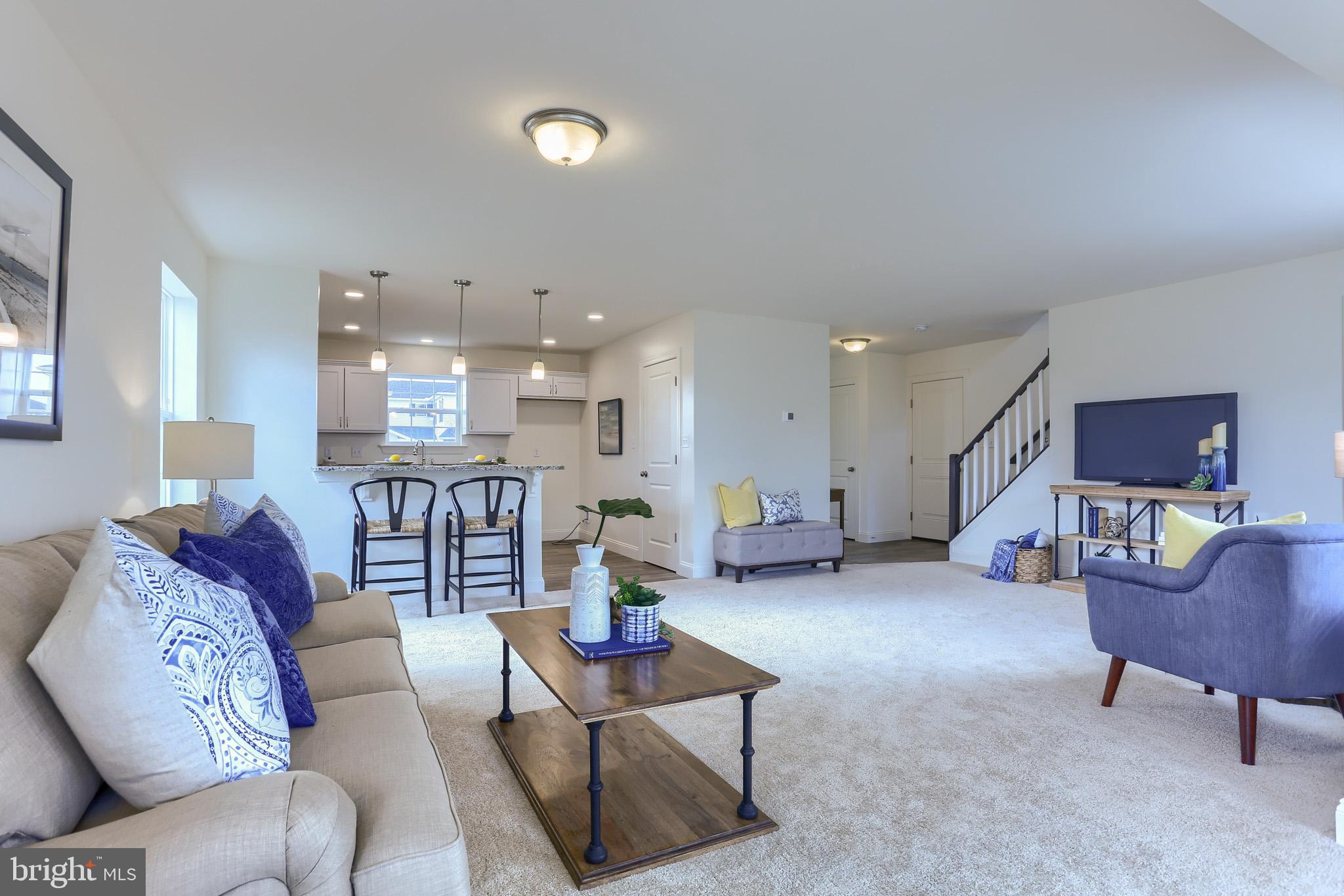 WINDY HEIGHTS, THE NEW - Residential