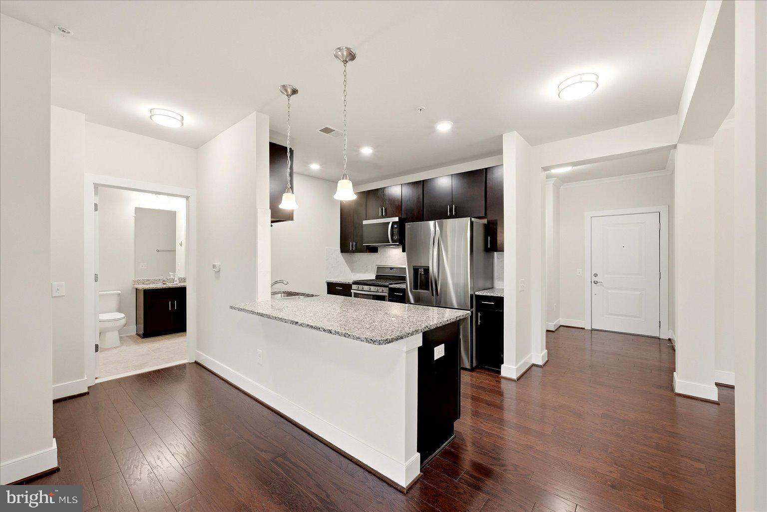 2907 BLEEKER STREET 3-206
