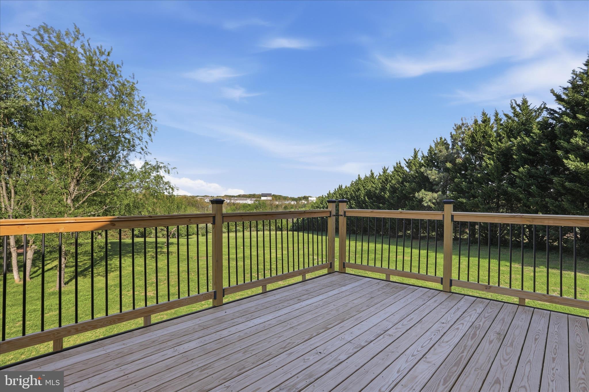 RED HAWK - Residential