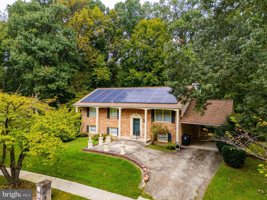 Photo of 9910 Quiet Glen Court, UPPER MARLBORO, MD 20774 (MLS # MDPG2178644)