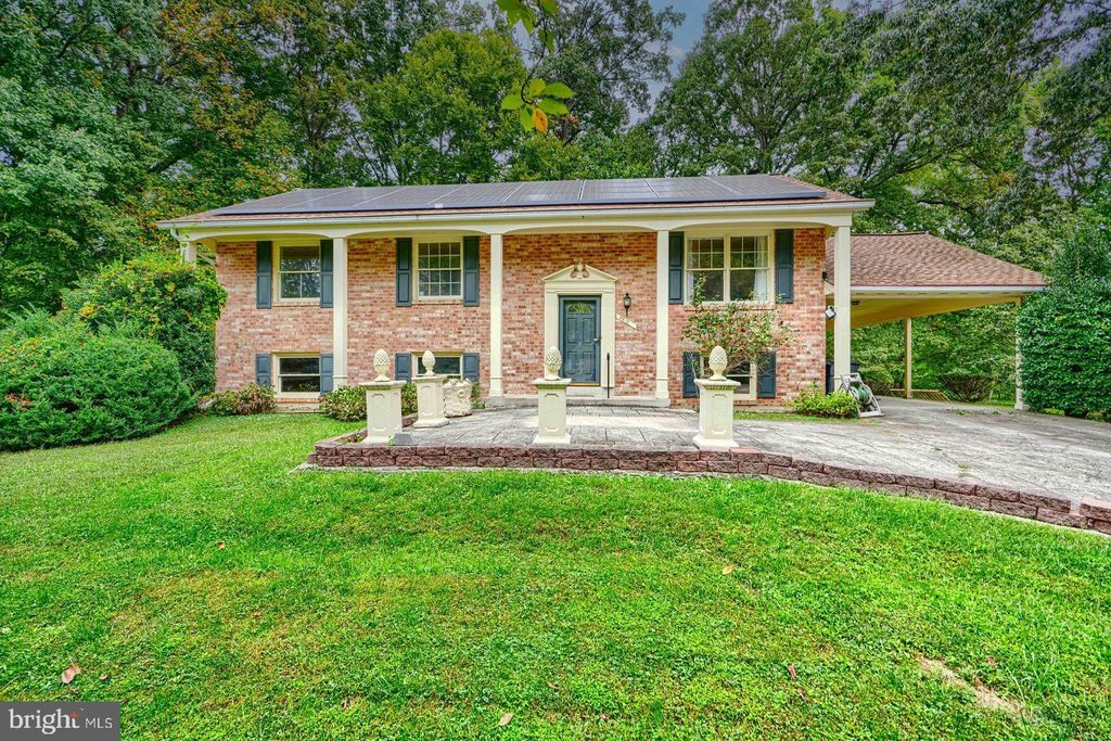 Photo of 9910 Quiet Glen Court, UPPER MARLBORO, MD 20774 (MLS # MDPG2178644)