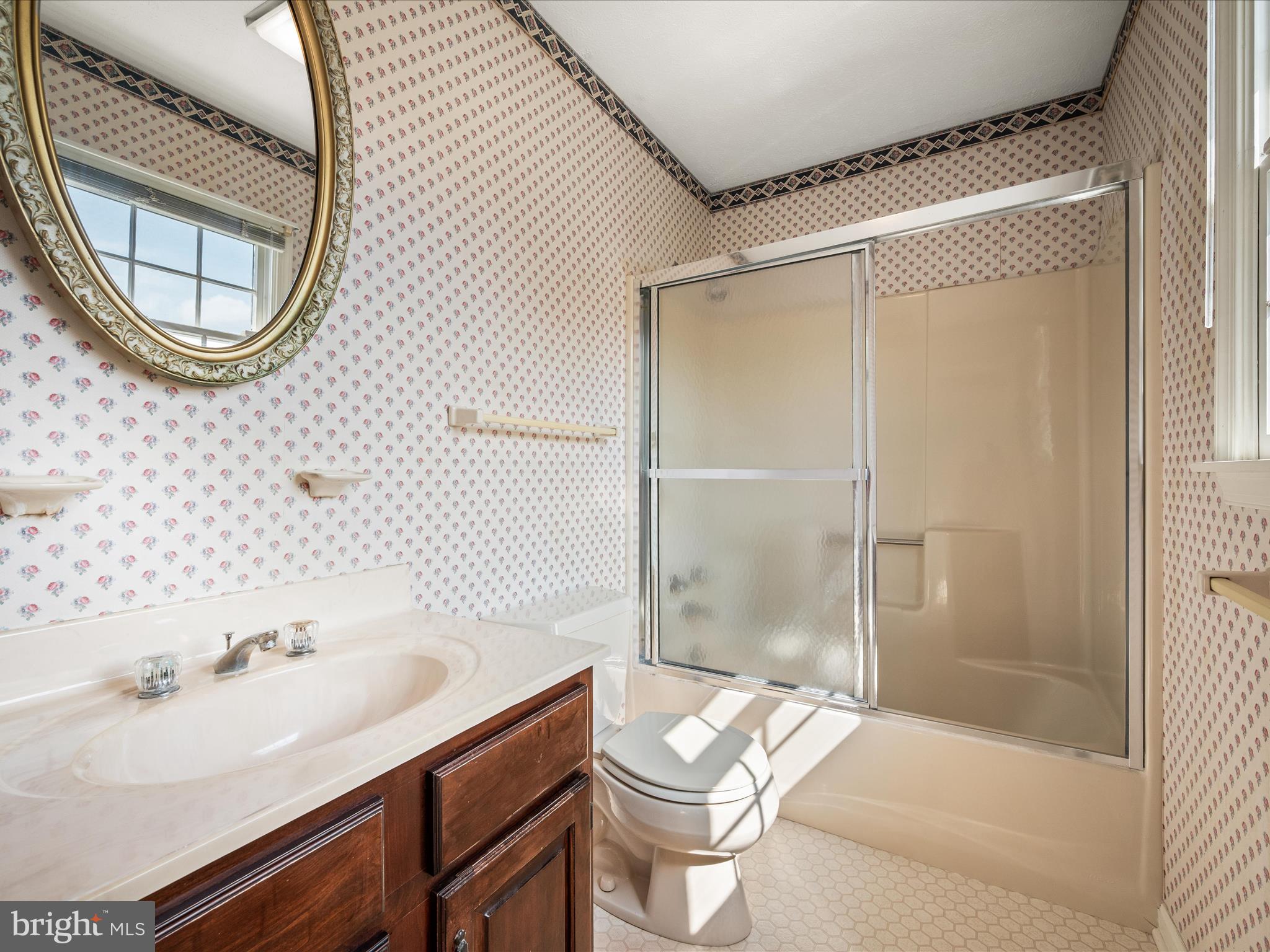 WAKELAND MANOR - Residential