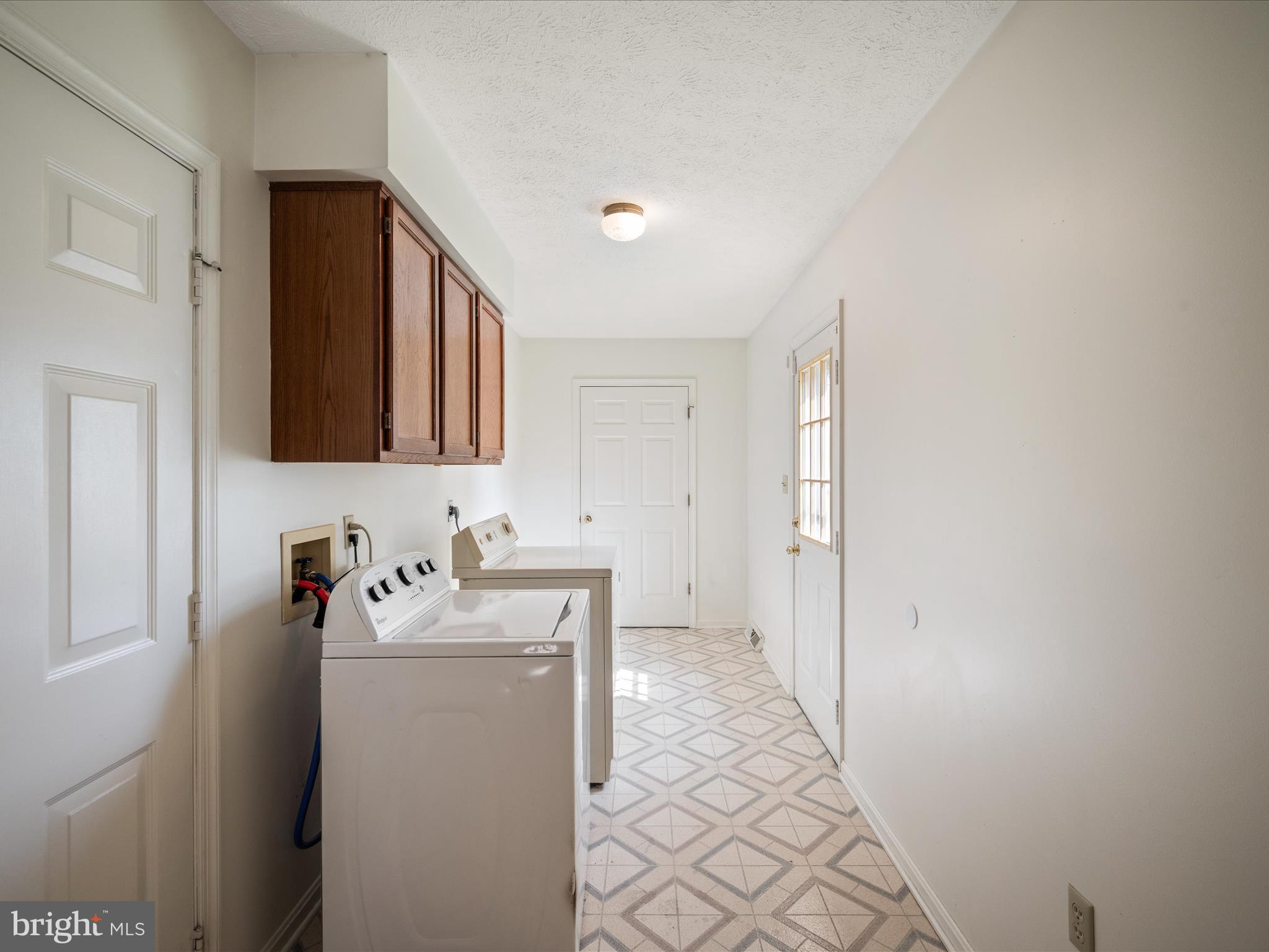 WAKELAND MANOR - Residential