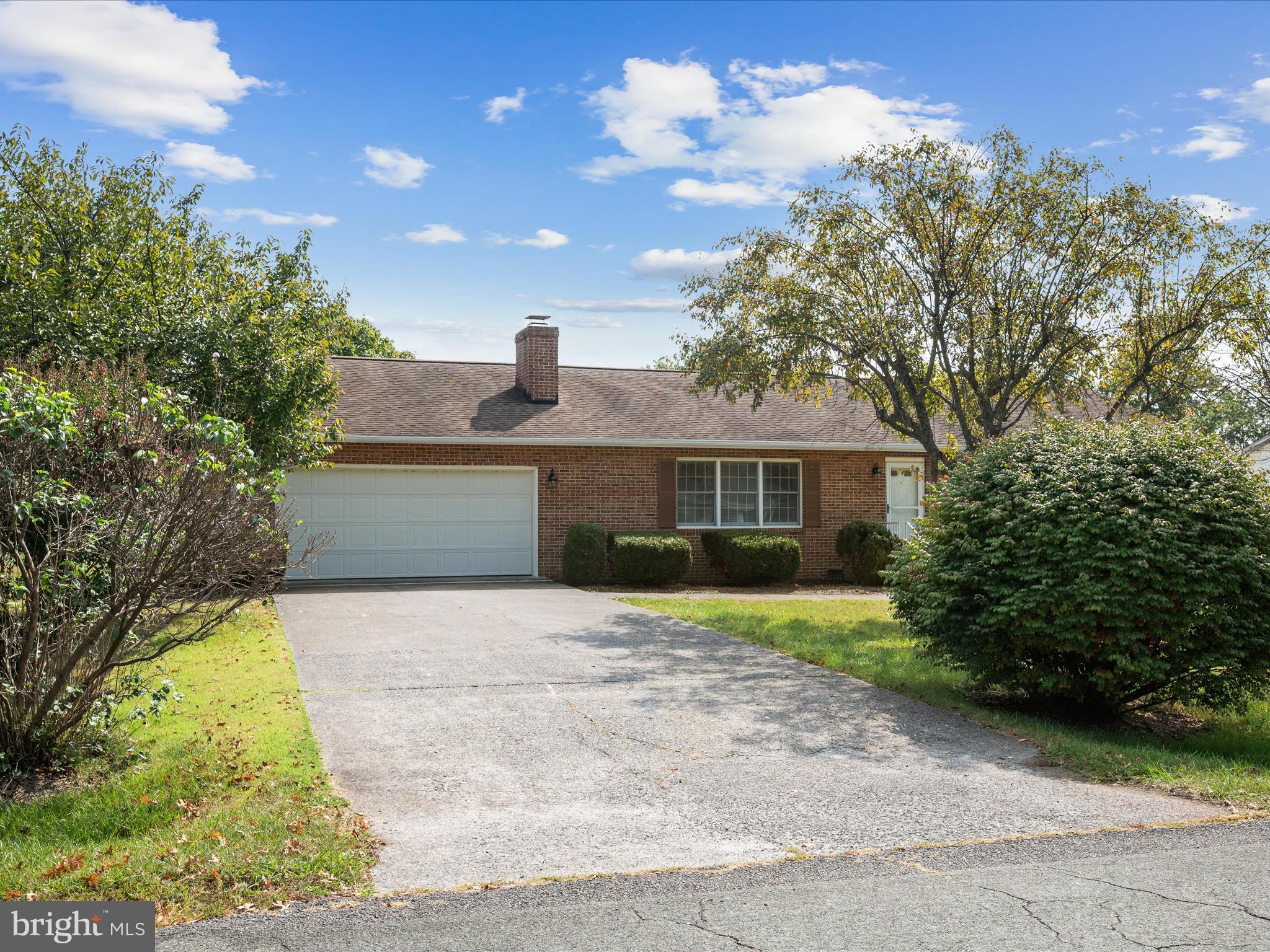 WAKELAND MANOR - Residential