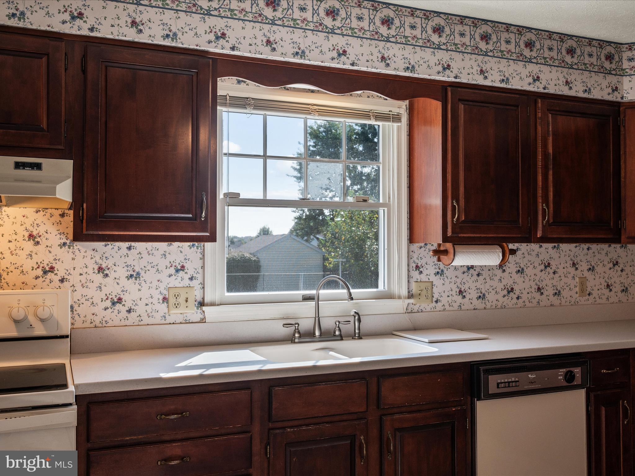 WAKELAND MANOR - Residential