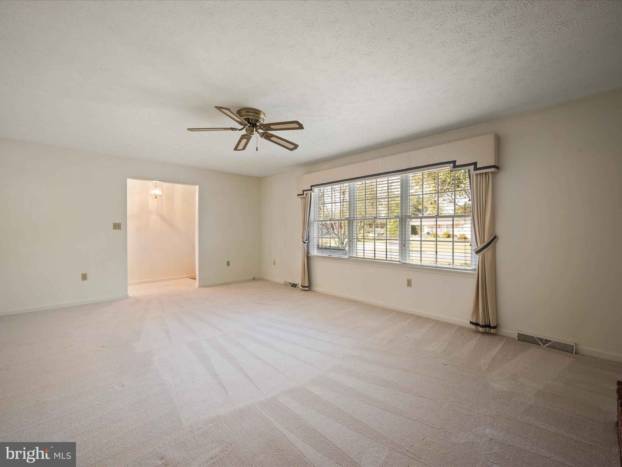 WAKELAND MANOR - Residential