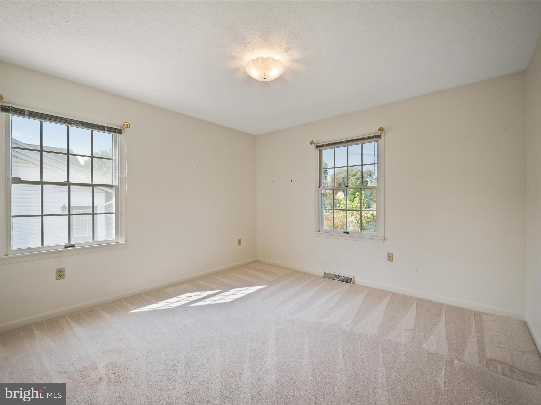 WAKELAND MANOR - Residential