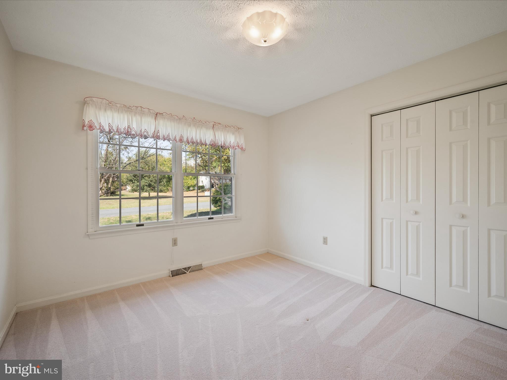 WAKELAND MANOR - Residential