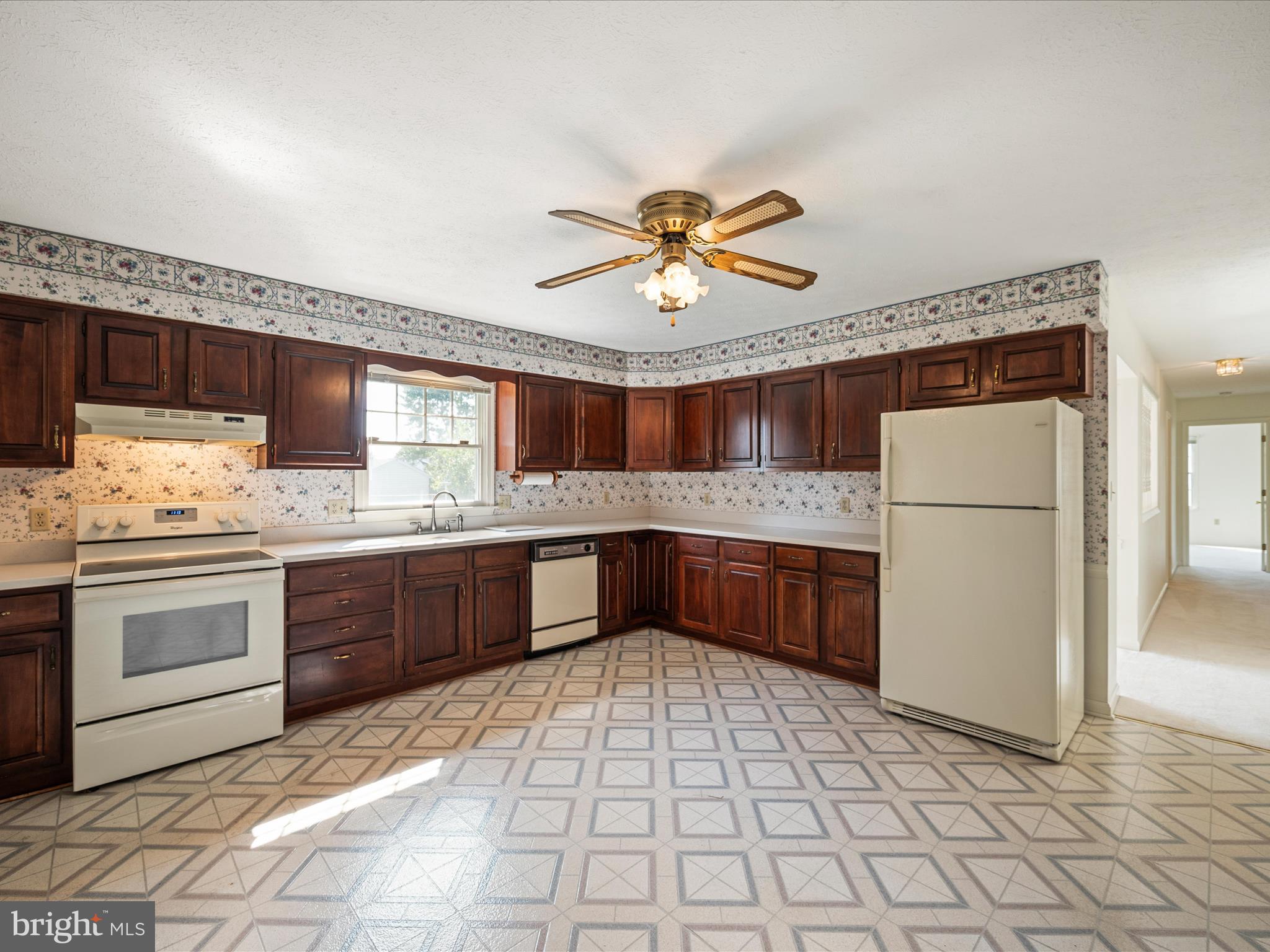 WAKELAND MANOR - Residential