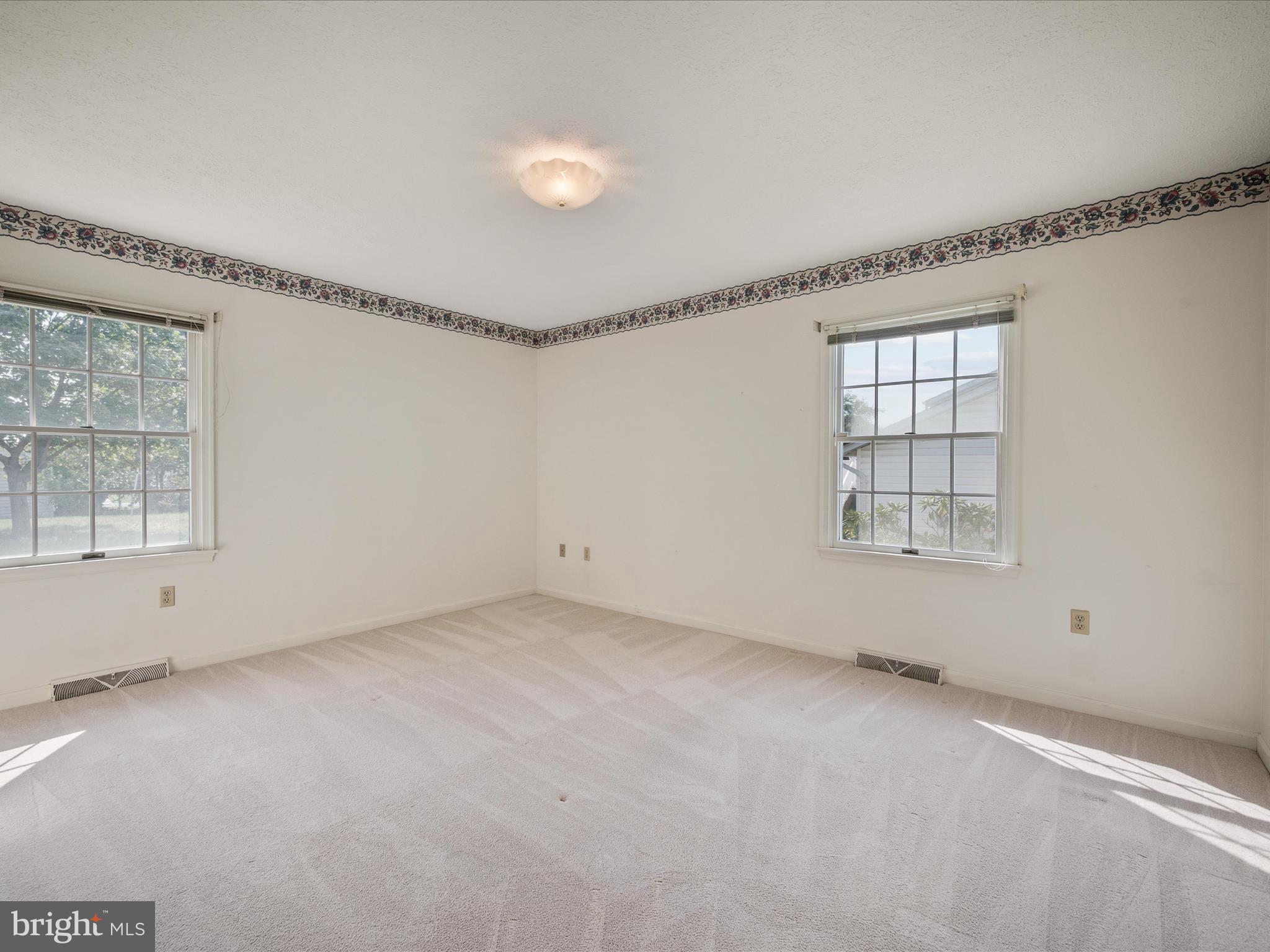 WAKELAND MANOR - Residential