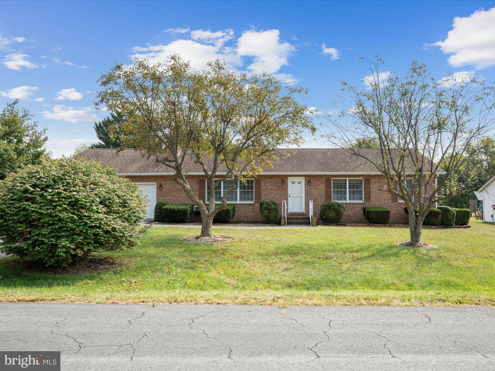 WAKELAND MANOR - Residential