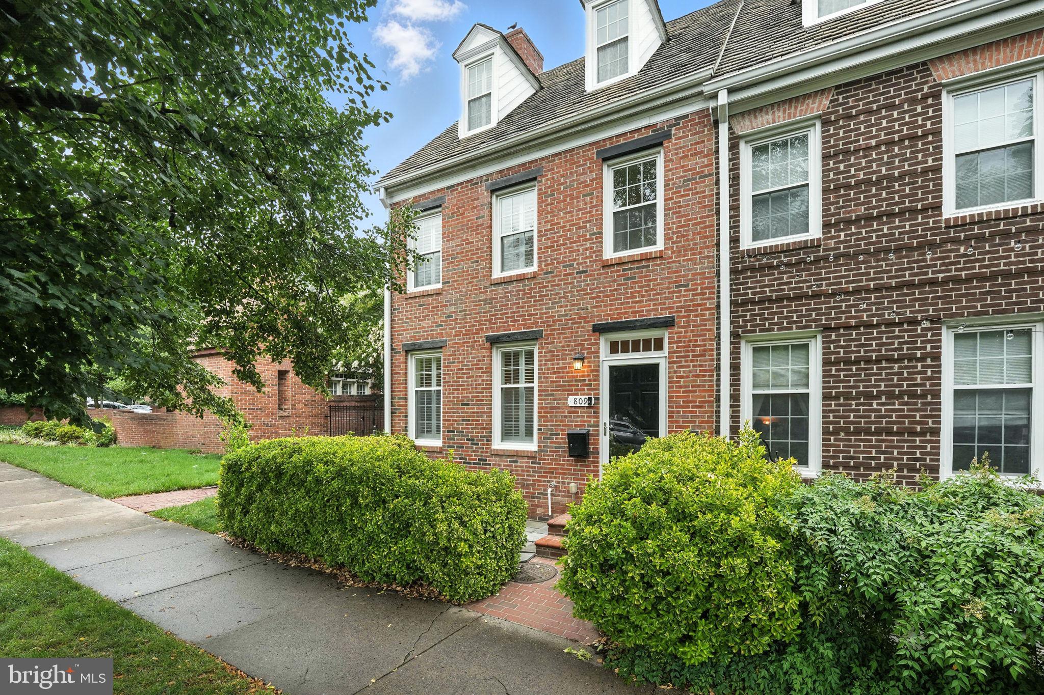 809 FRANKLIN STREET