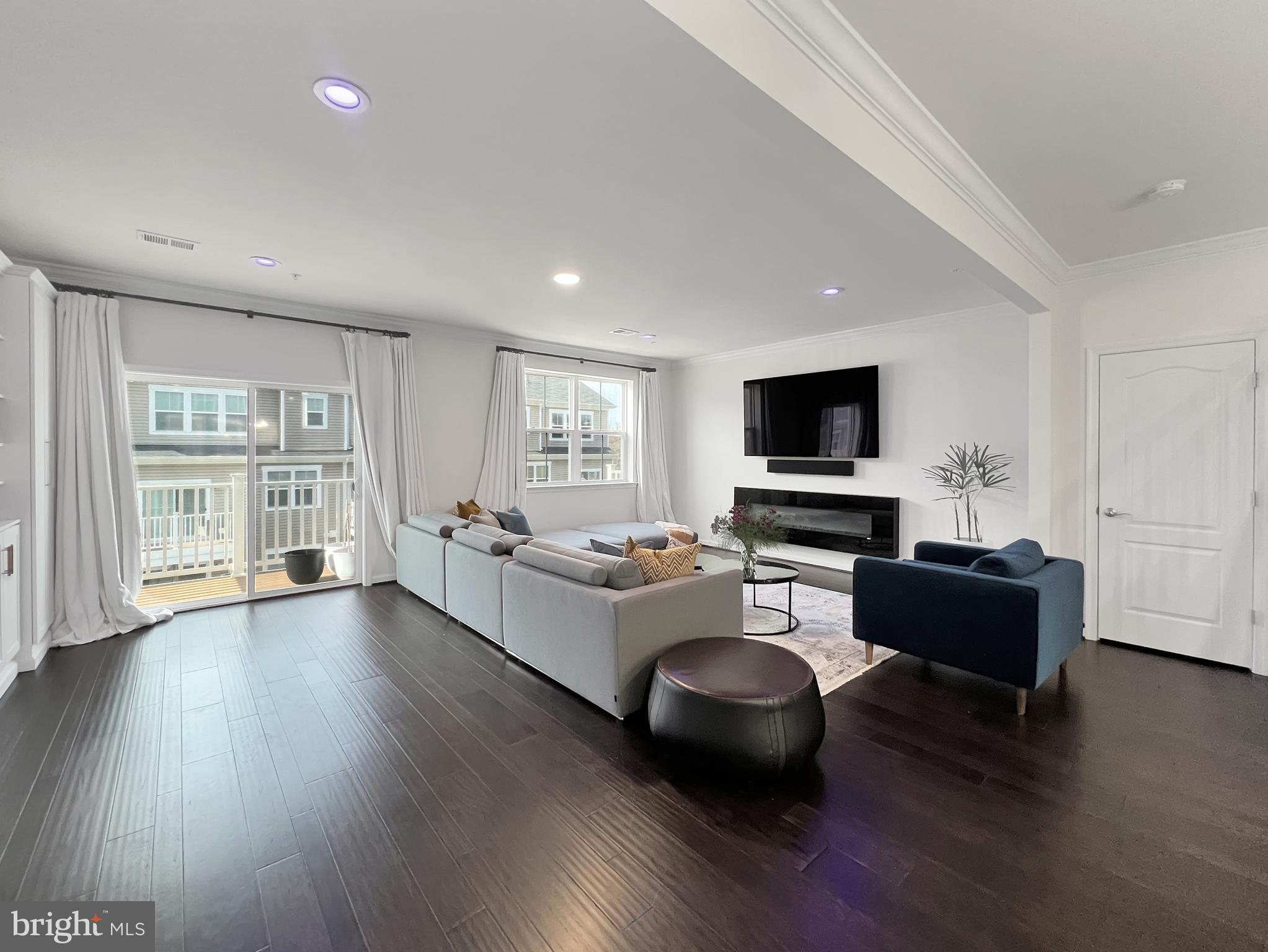 RIVERWALK AT CROFTON - Residential Lease