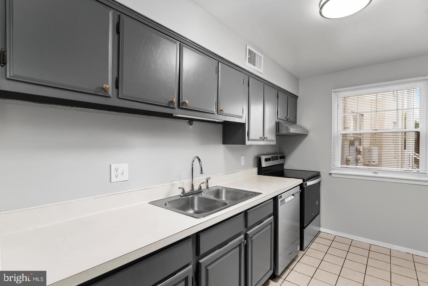 4341 CARLISLE PIKE B8