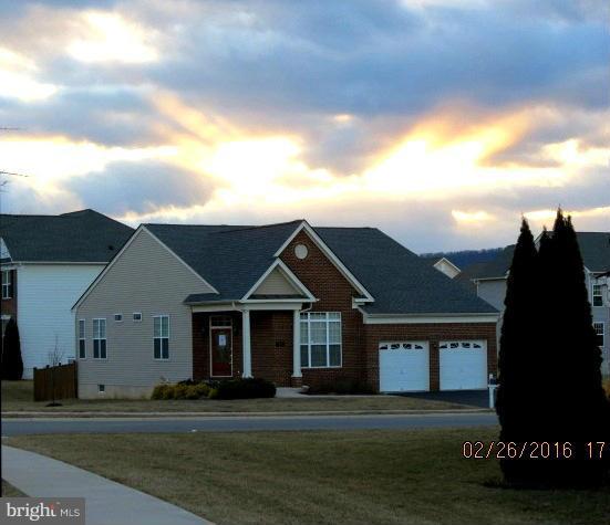 Enjoy this heavenly home made just for you! Beautiful home located in one of the best subdivision in the picturesque Eastern Panhandle of WV. Martinsburg Station is a neighborhood with amenities like a community center, swimming pool, tennis courts and tot lots. Close to the hospital, shopping malls and major transportation routes I81, I70, Rt9, Rt11 and to the MARC train station.