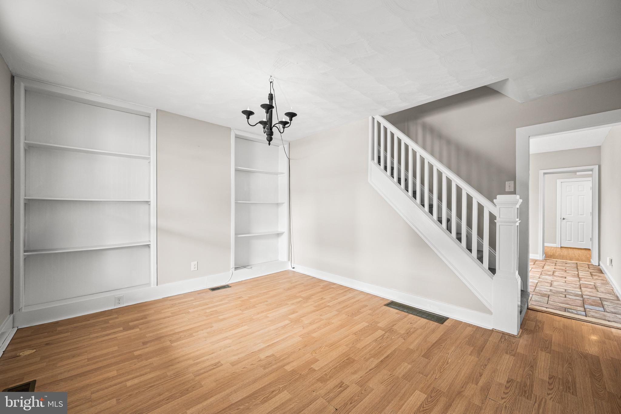 460 NEW ELM STREET