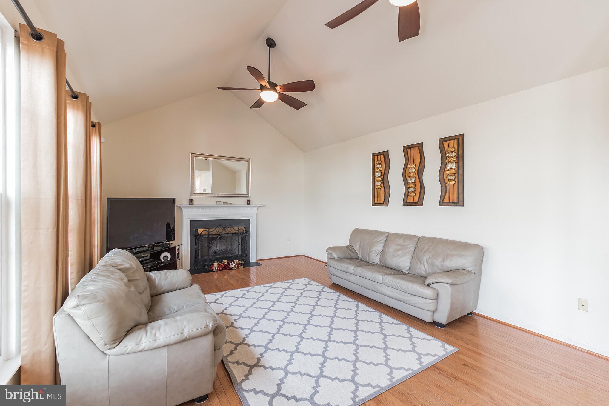 STONE RIVER - Residential