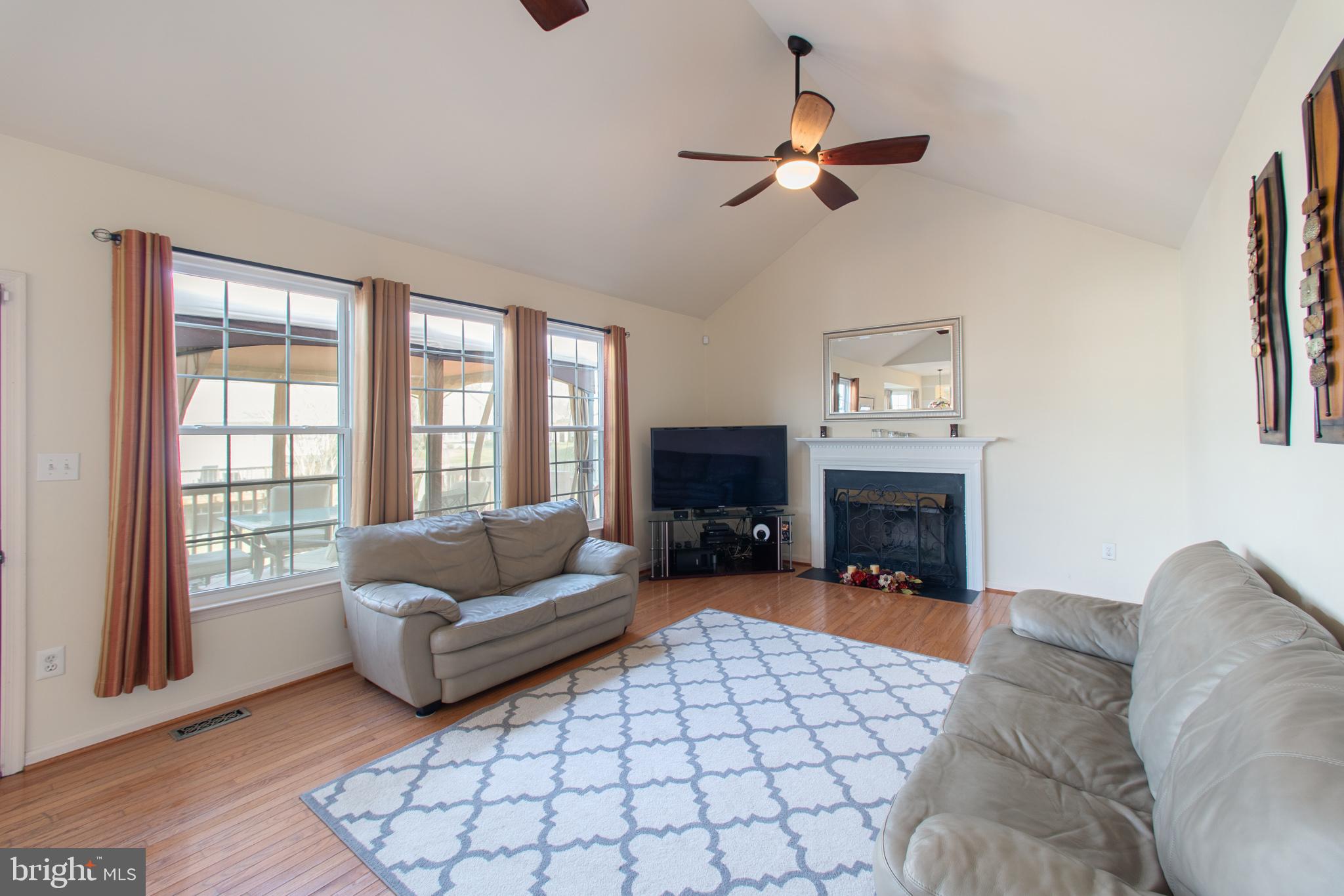 STONE RIVER - Residential