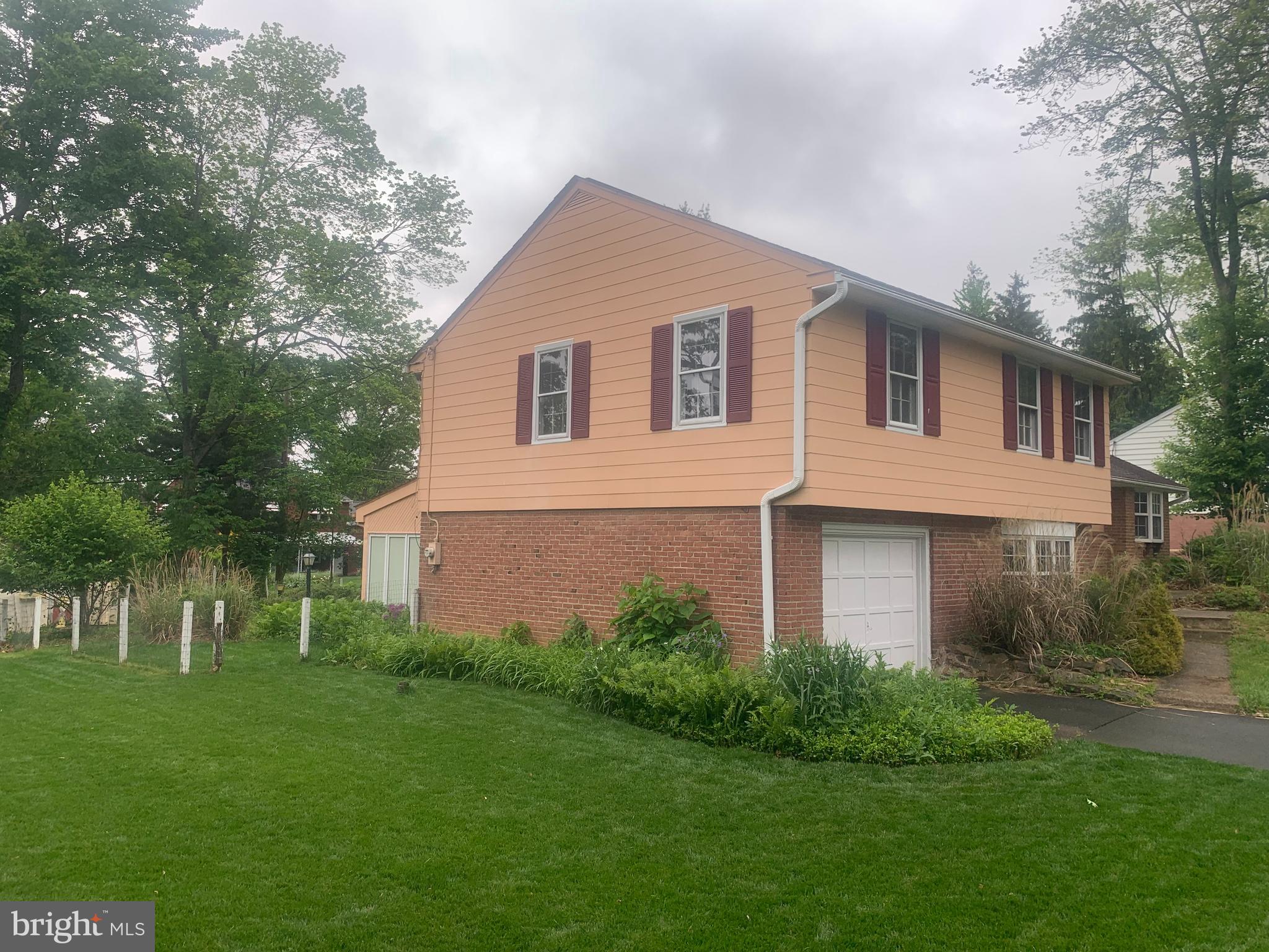 GWYNEDD ACRES - Residential