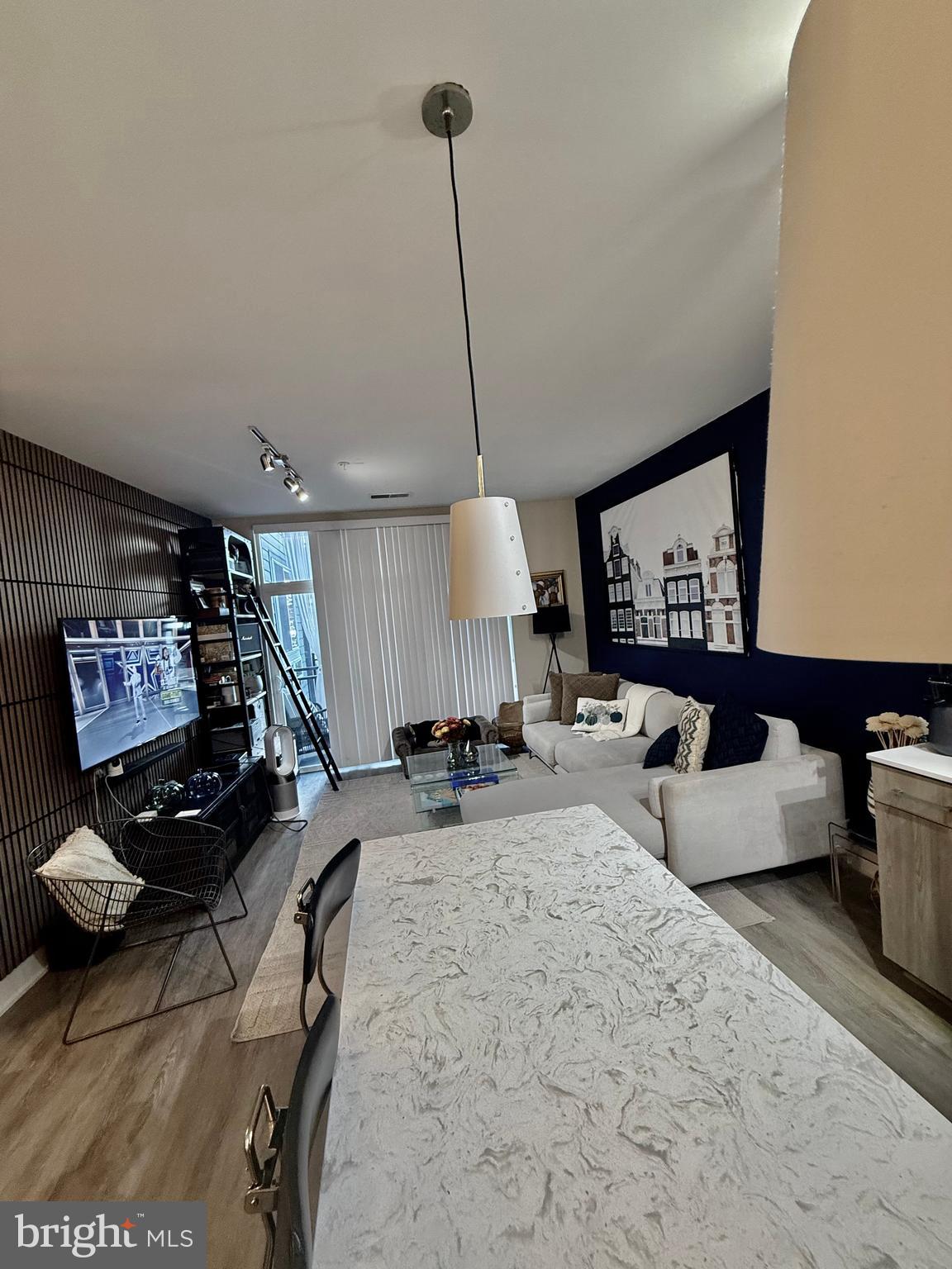 145 RIVERHAVEN DRIVE 226