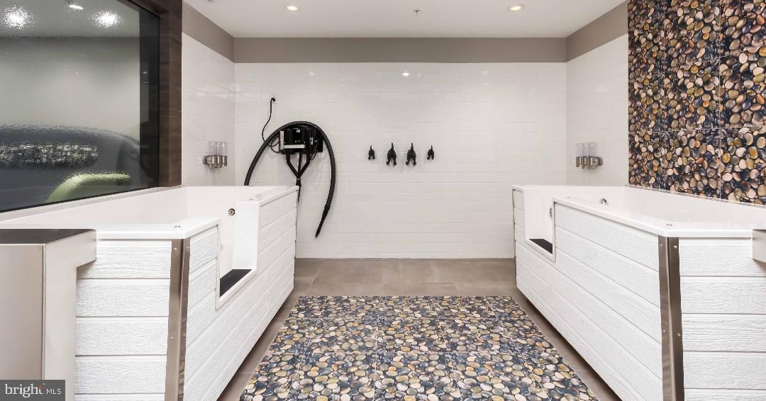 NATIONAL HARBOR - Residential Lease