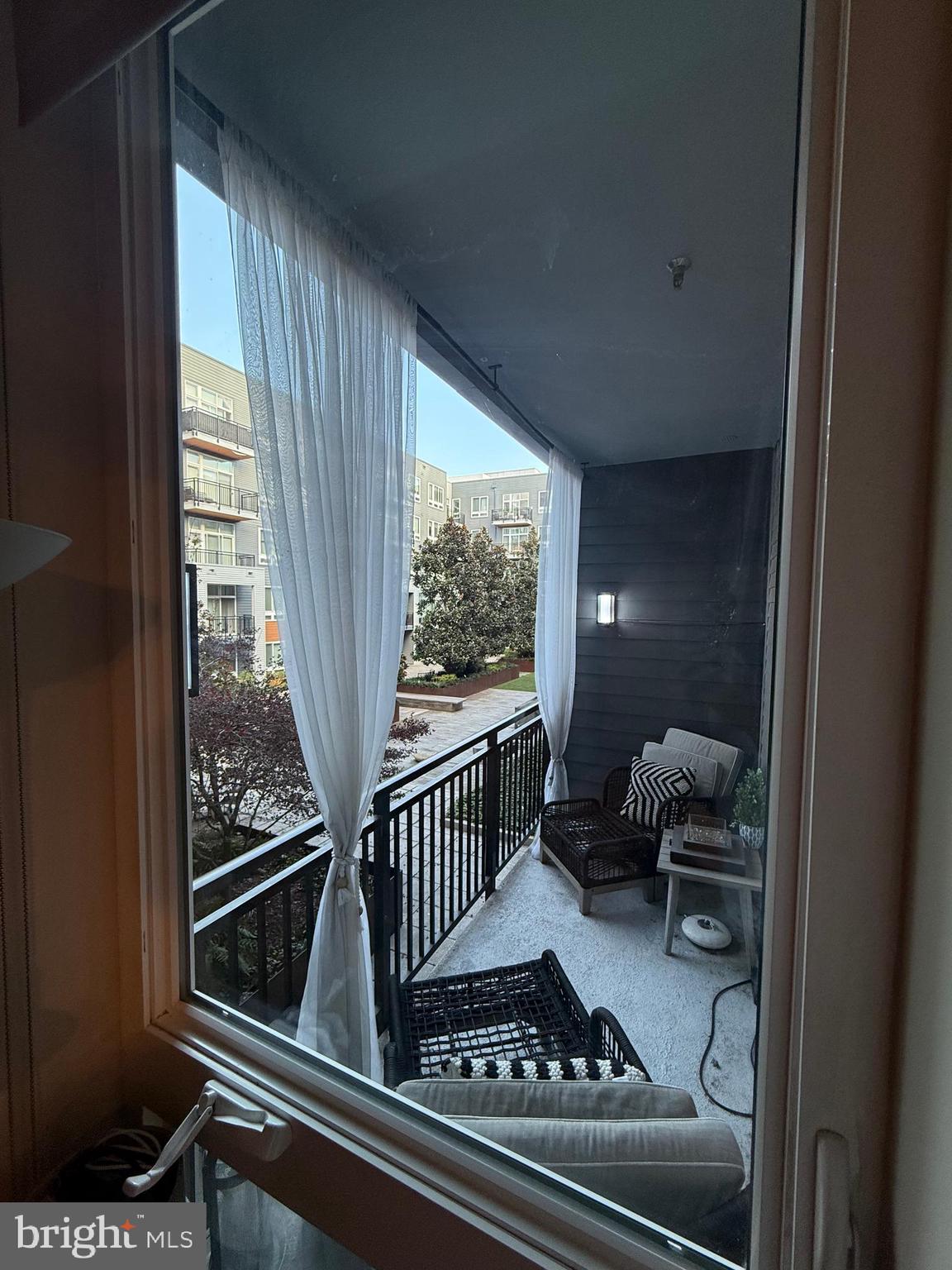 NATIONAL HARBOR - Residential Lease