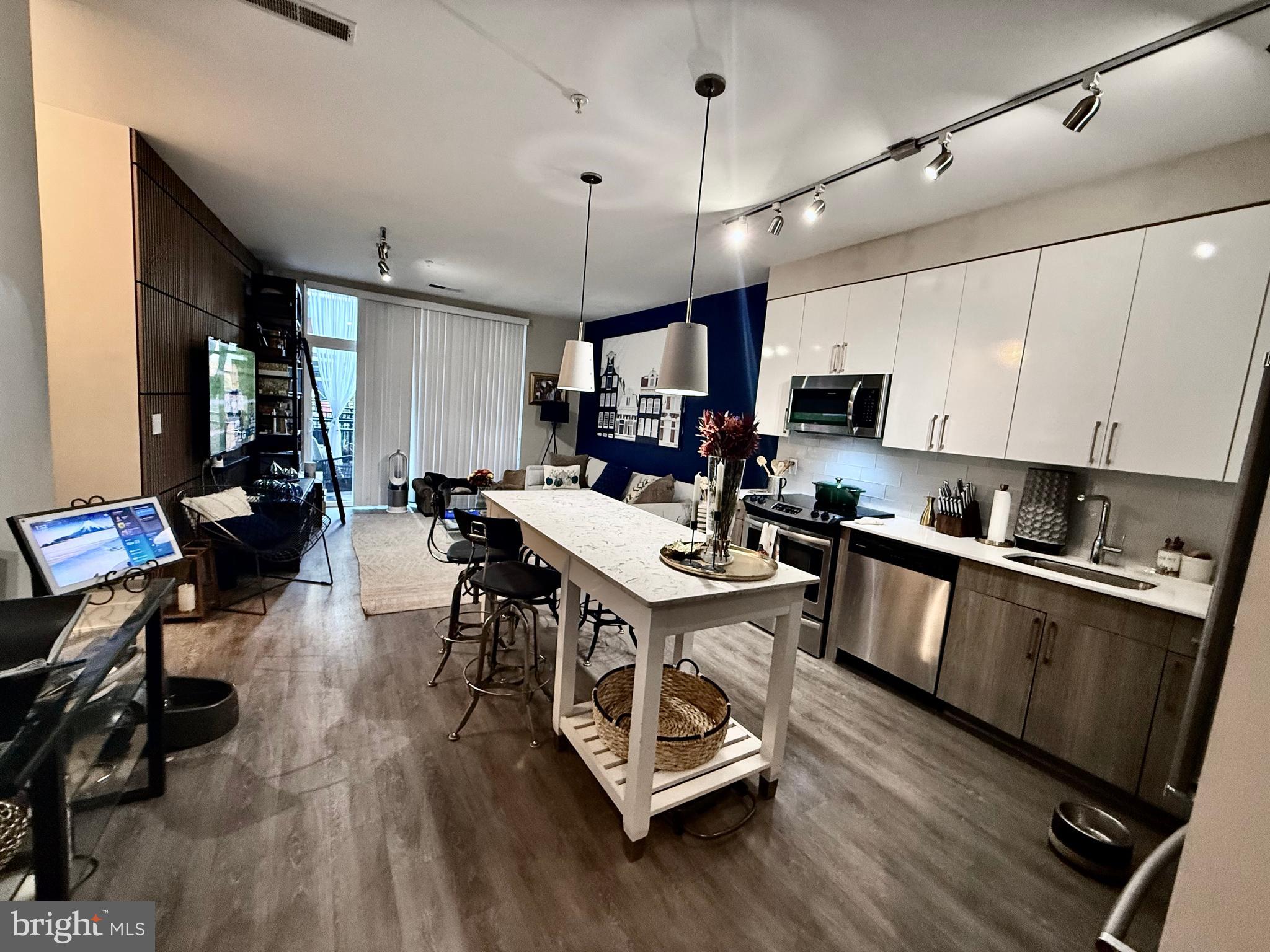 145 RIVERHAVEN DRIVE 226