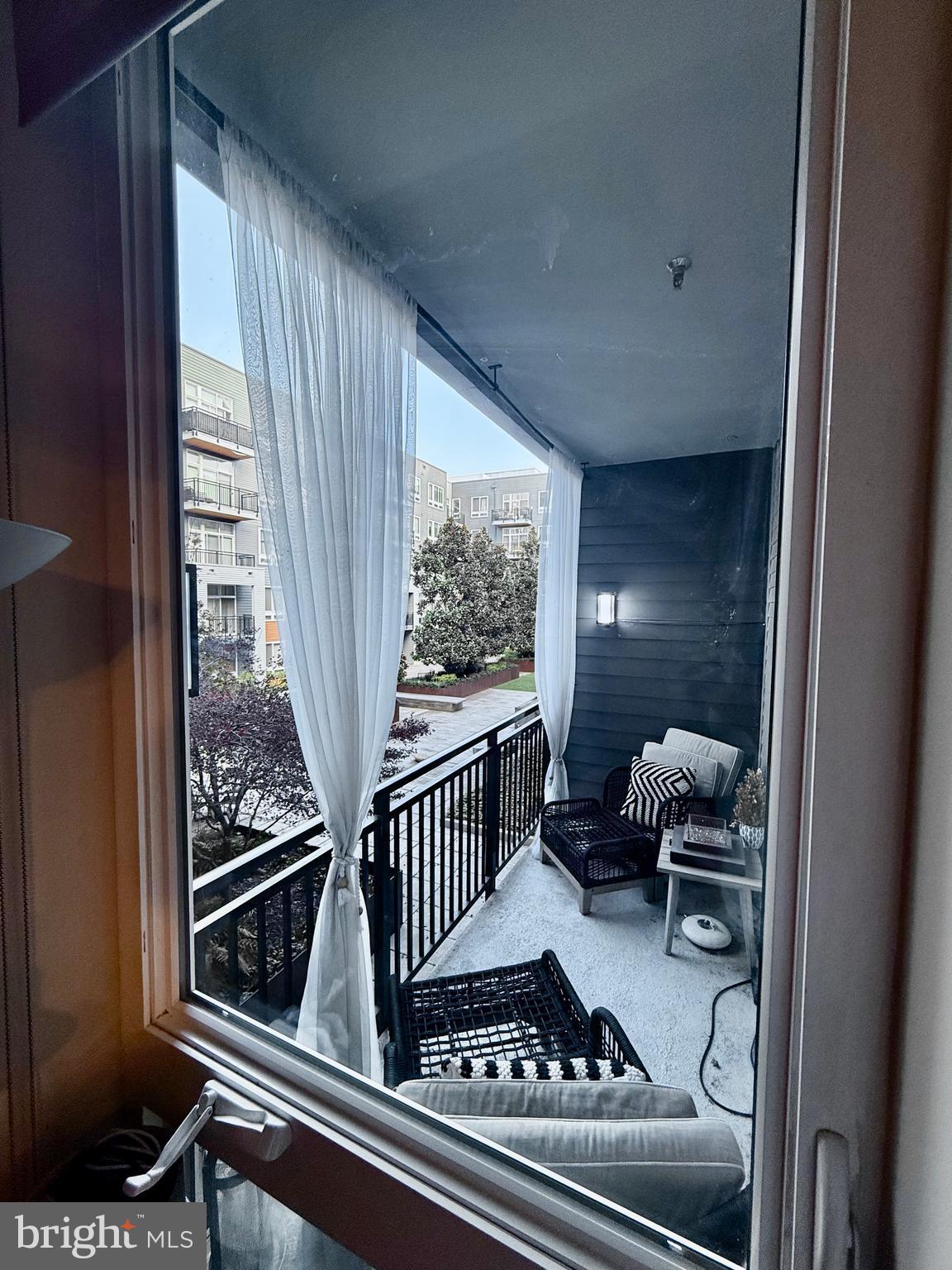 NATIONAL HARBOR - Residential Lease