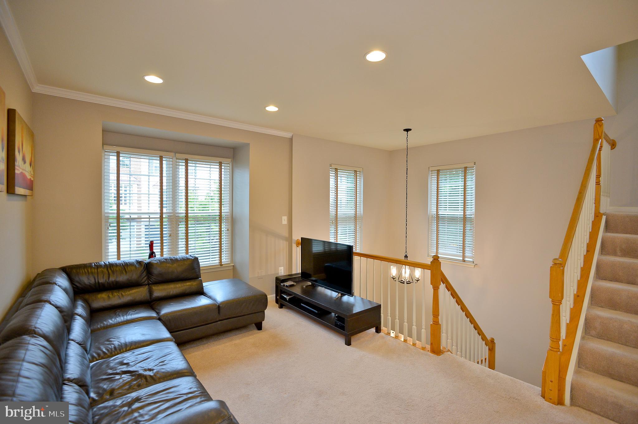 CENTRE RIDGE LAND BAY - Residential