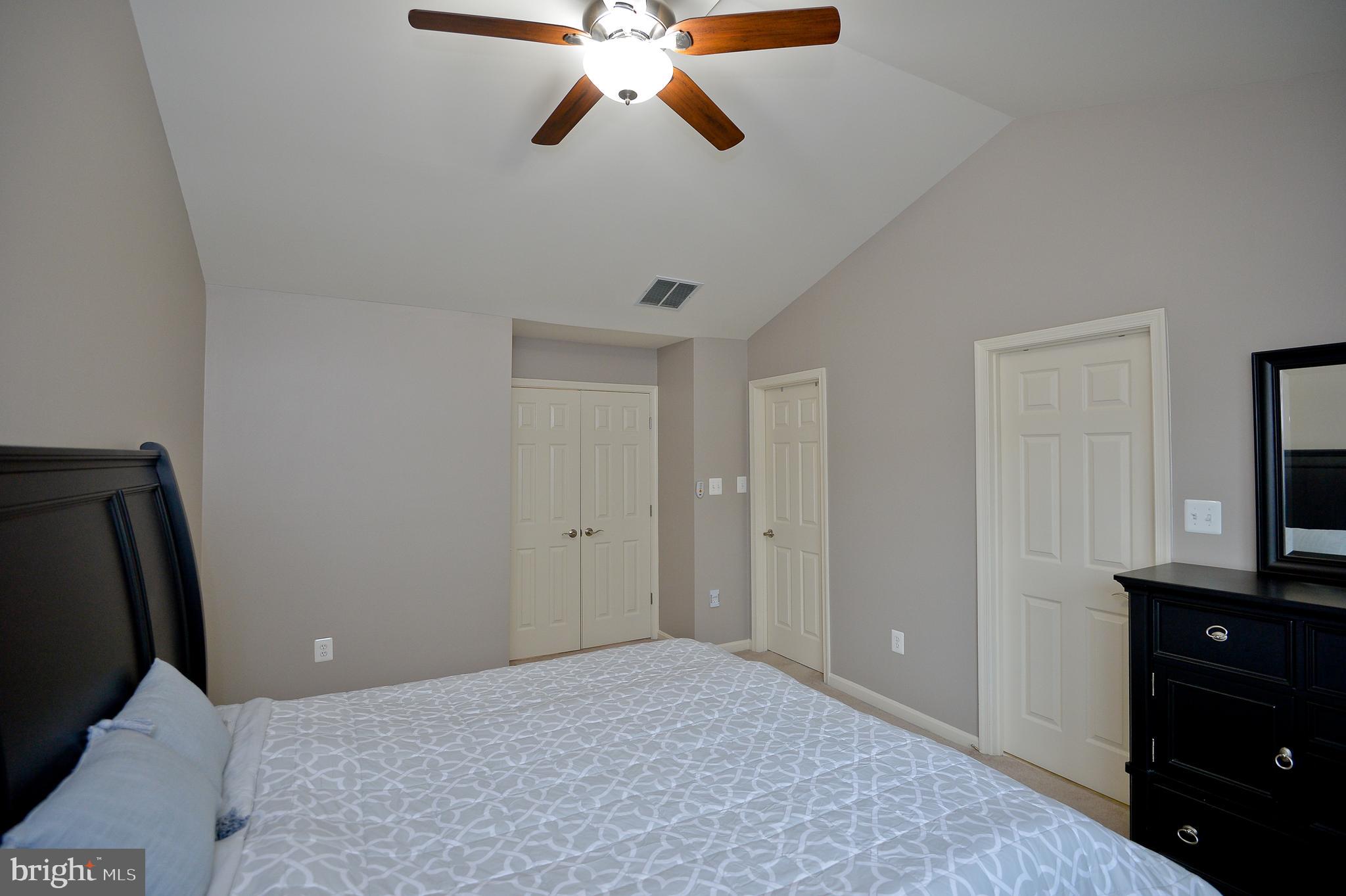 CENTRE RIDGE LAND BAY - Residential