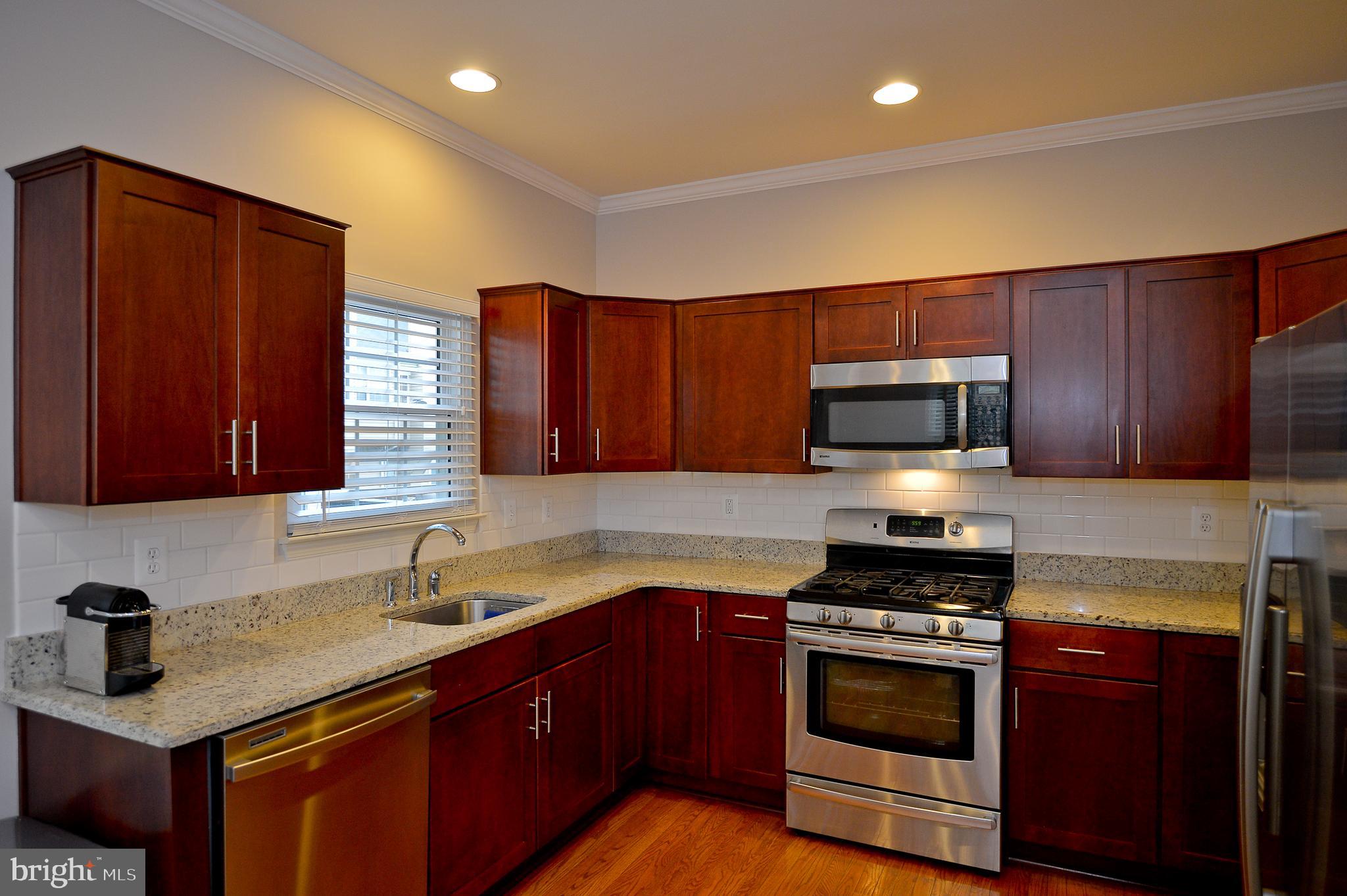 CENTRE RIDGE LAND BAY - Residential