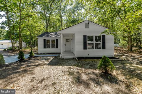 Photo of 129 Bayberry Avenue, EGG HARBOR TOWNSHIP, NJ 08234 (MLS # NJAC2020452)