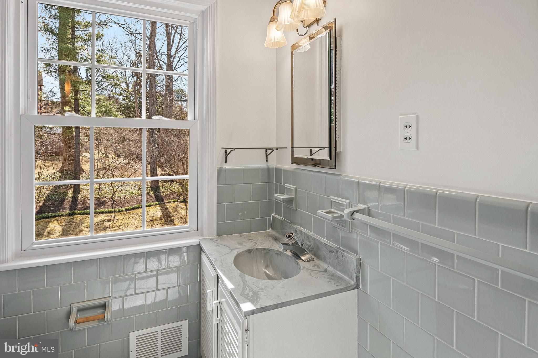 WESTMORELAND HILLS - Residential