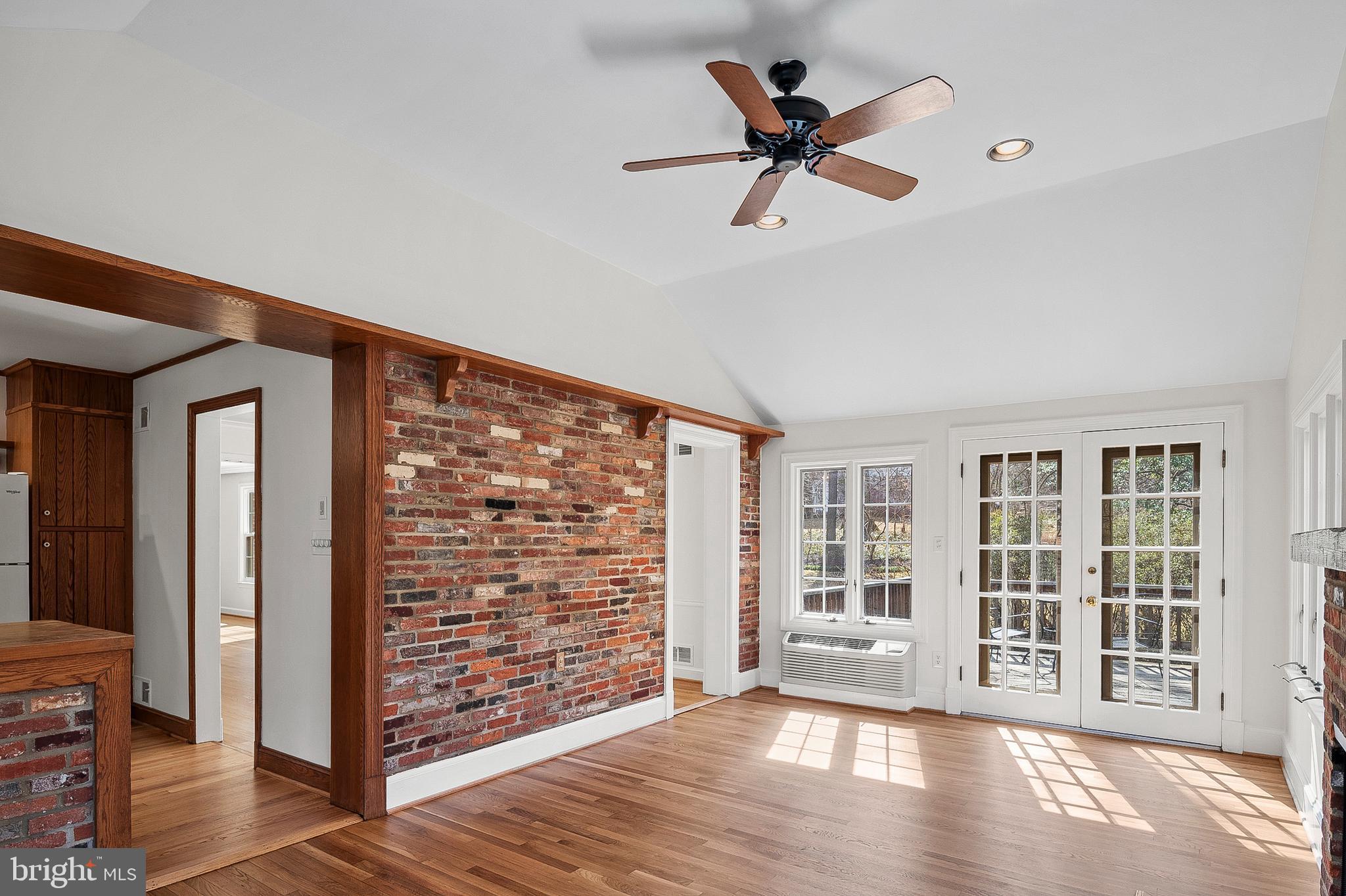 WESTMORELAND HILLS - Residential