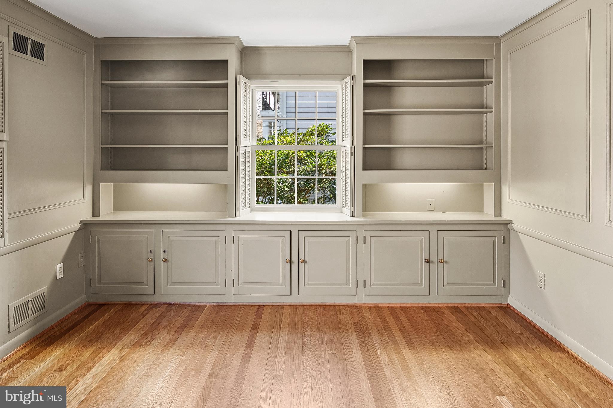 WESTMORELAND HILLS - Residential