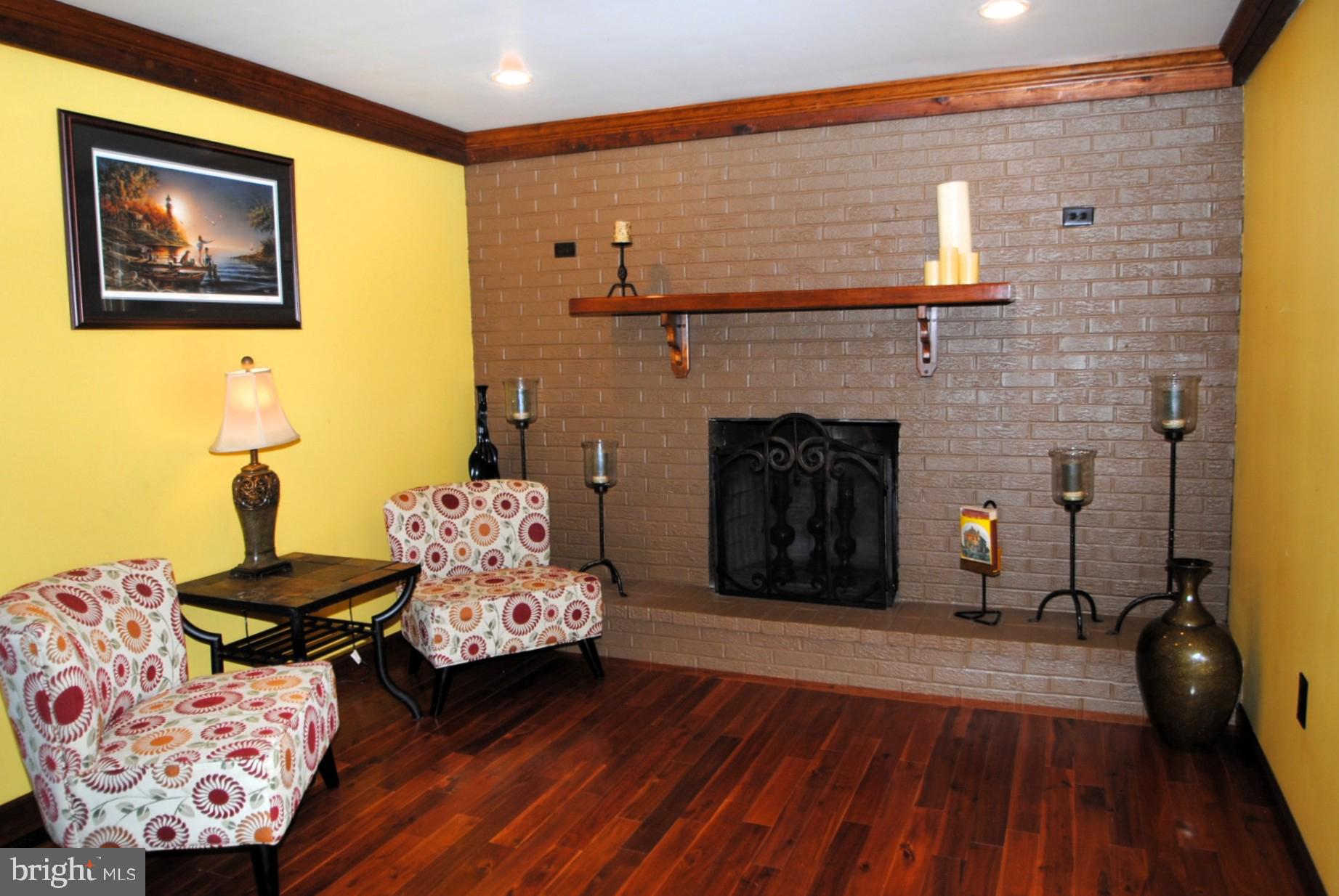 ROLLING MEADOWS - Residential