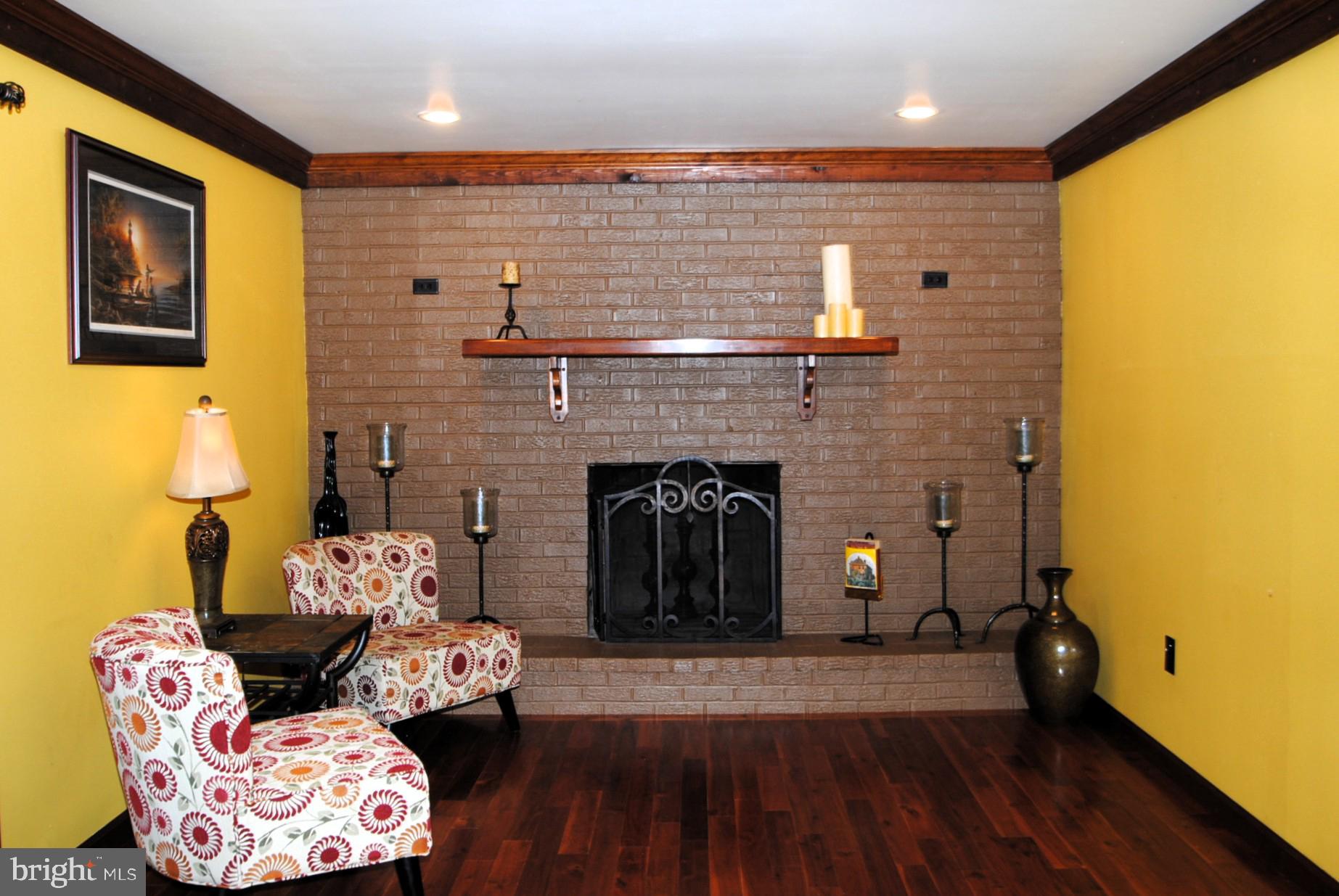 ROLLING MEADOWS - Residential