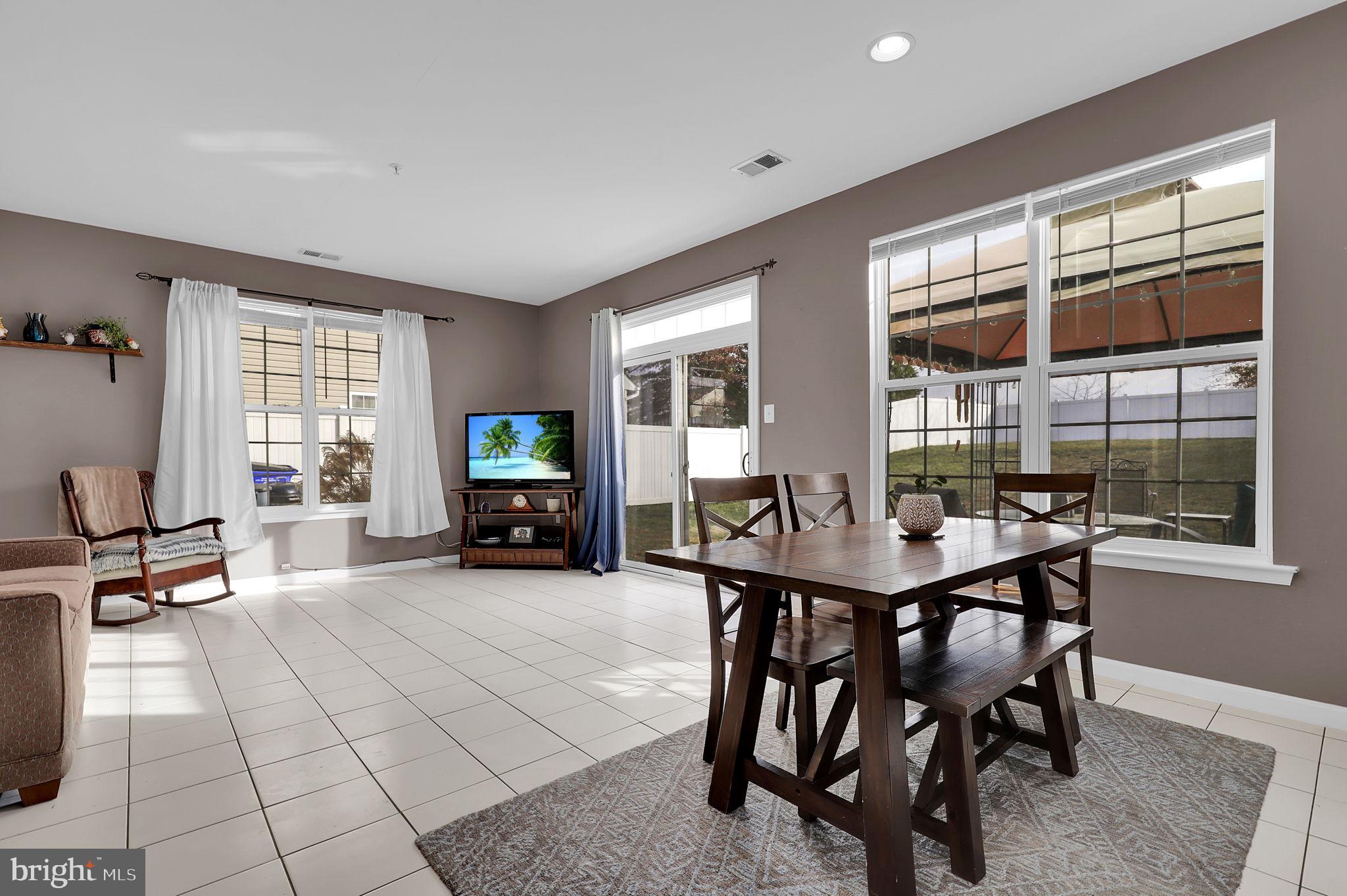 KENSINGTON VILLAS - Residential