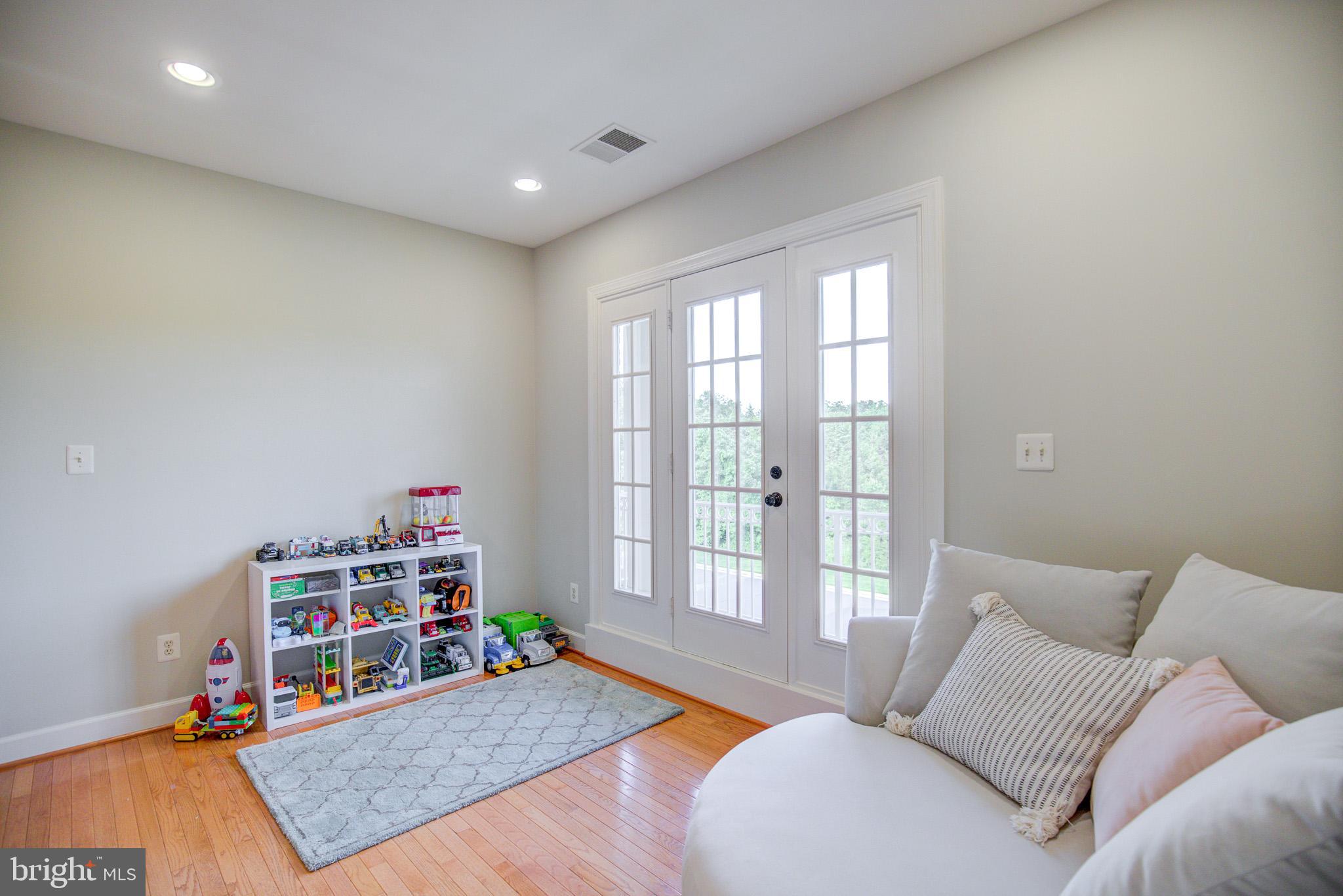 BRAMBLETON LANDBAY - Residential